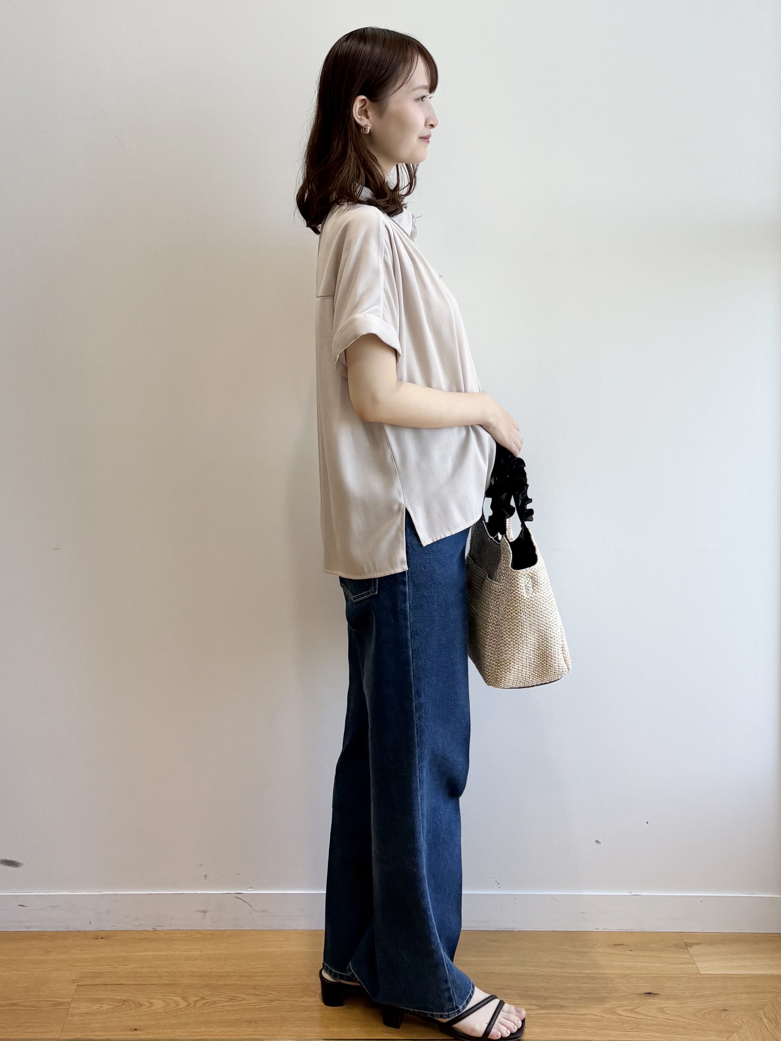 みさかさんの「index｜【UVケア／接触冷感／吸水速乾】シャンブレーターンバックシャツ《洗濯機OK》」を使ったコーディネート