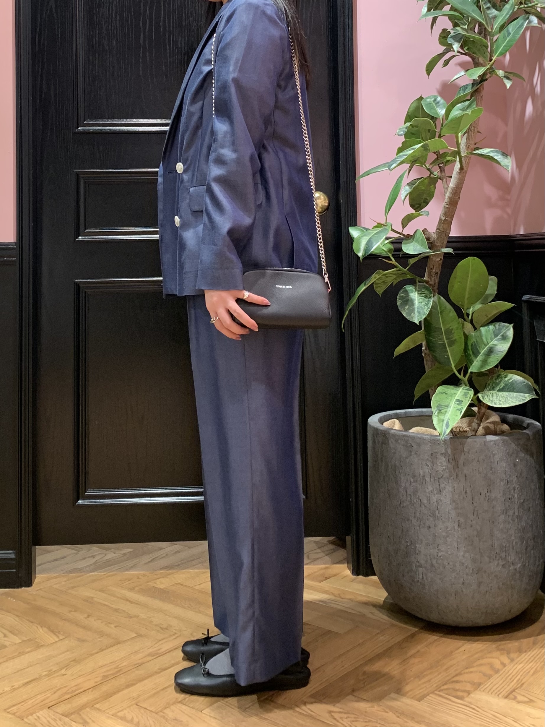 SAKAIさんの「DRESSTERIOR｜【接触冷感／抗菌防臭／消臭】アイスクリアコットンBonsoirロゴボーダーTシャツ」を使ったコーディネート