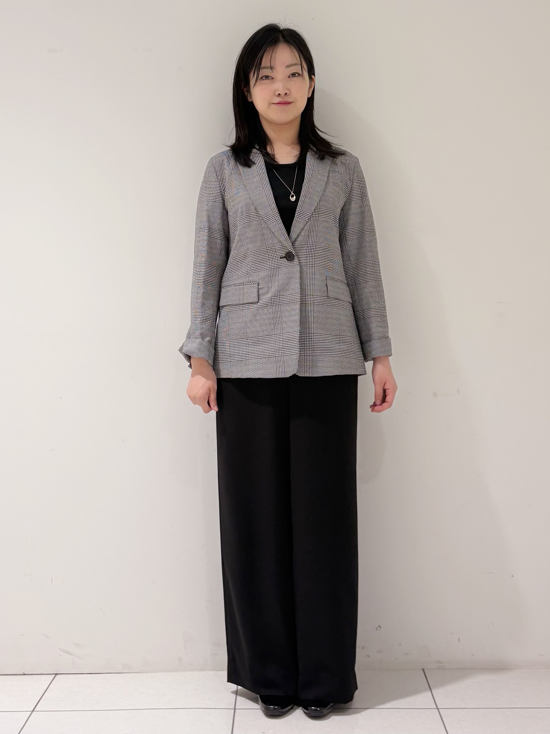 momokoさんの「INDIVI｜【洗える／UVケア／SETUP可能】サッカー素材テーラードジャケット」を使ったコーディネート