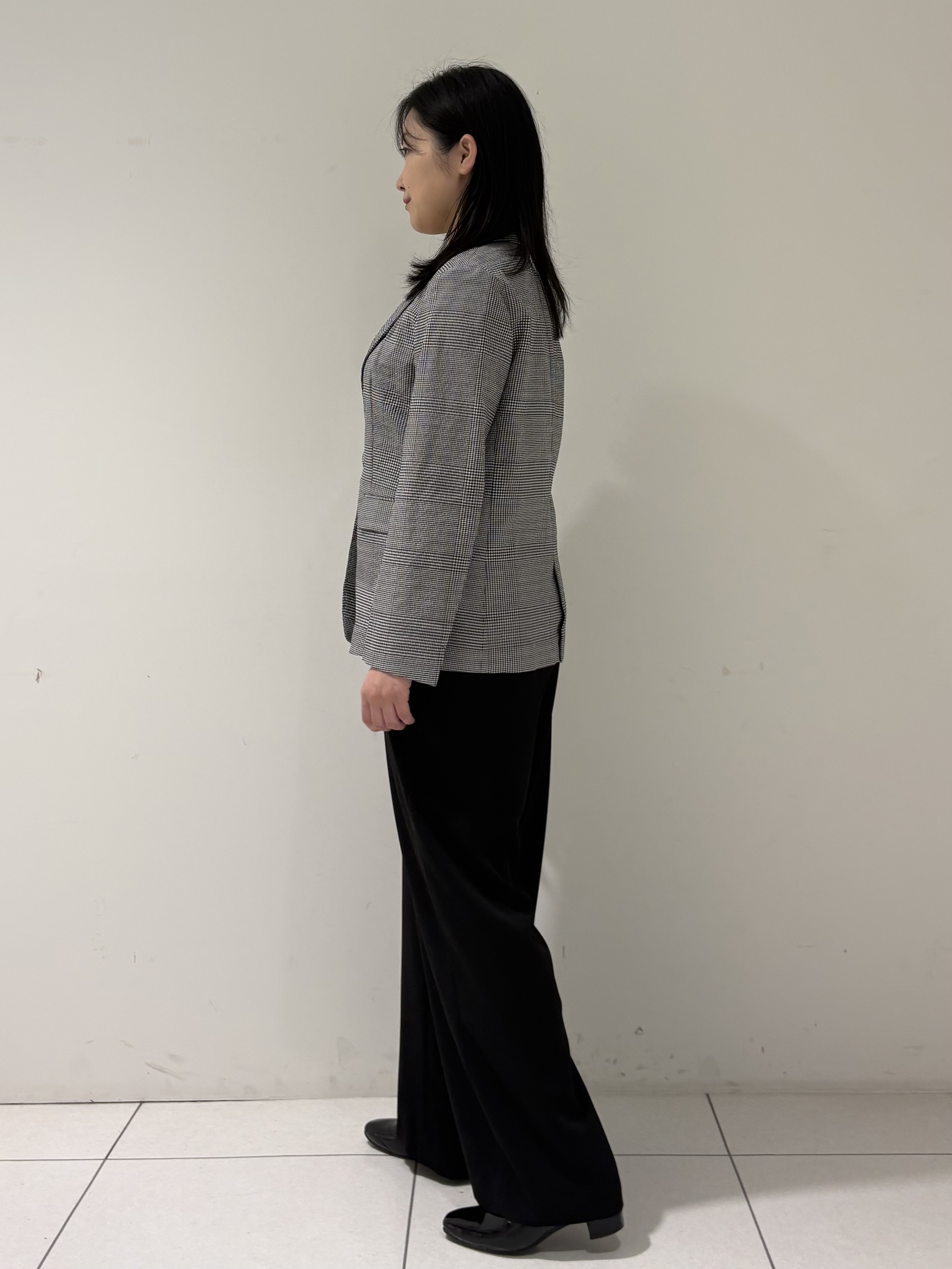 momokoさんの「INDIVI｜【洗える／UVケア／SETUP可能】サッカー素材テーラードジャケット」を使ったコーディネート