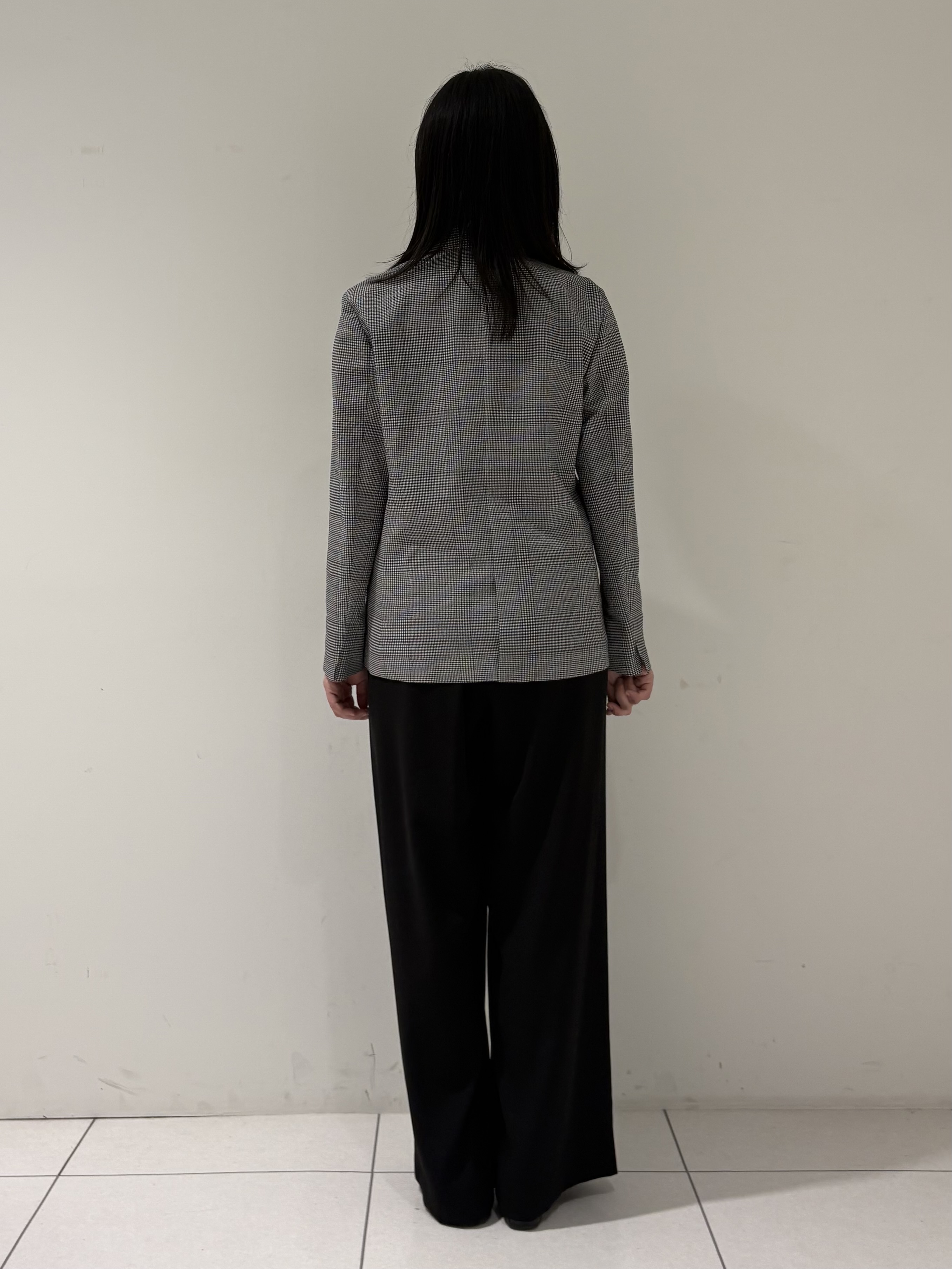 momokoさんの「INDIVI｜【洗える／UVケア／SETUP可能】サッカー素材テーラードジャケット」を使ったコーディネート