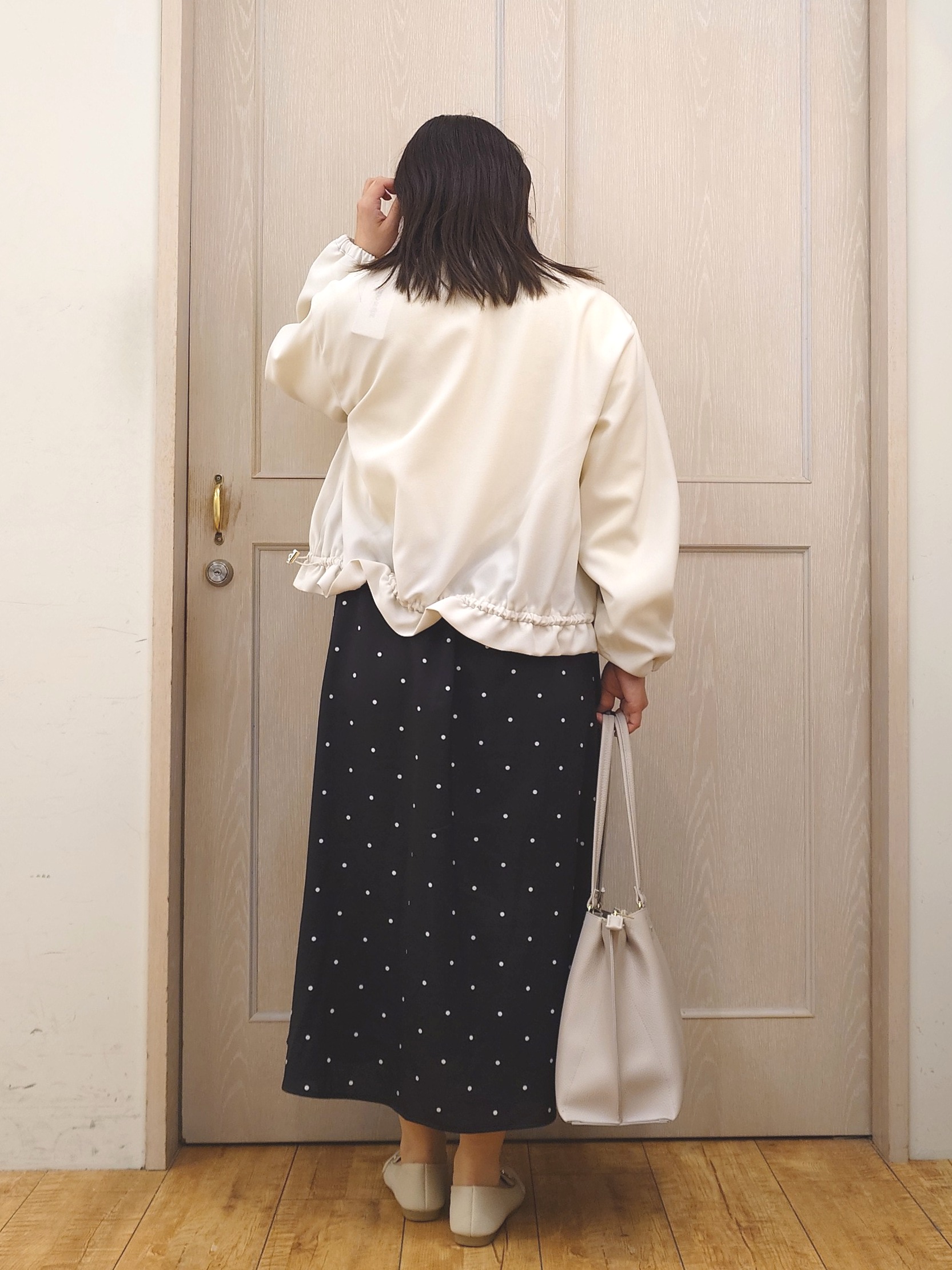 とろろさんの「SHOO･LA･RUE｜【S-LL】スタイルアップを叶える　大人のドロストブルゾン」を使ったコーディネート