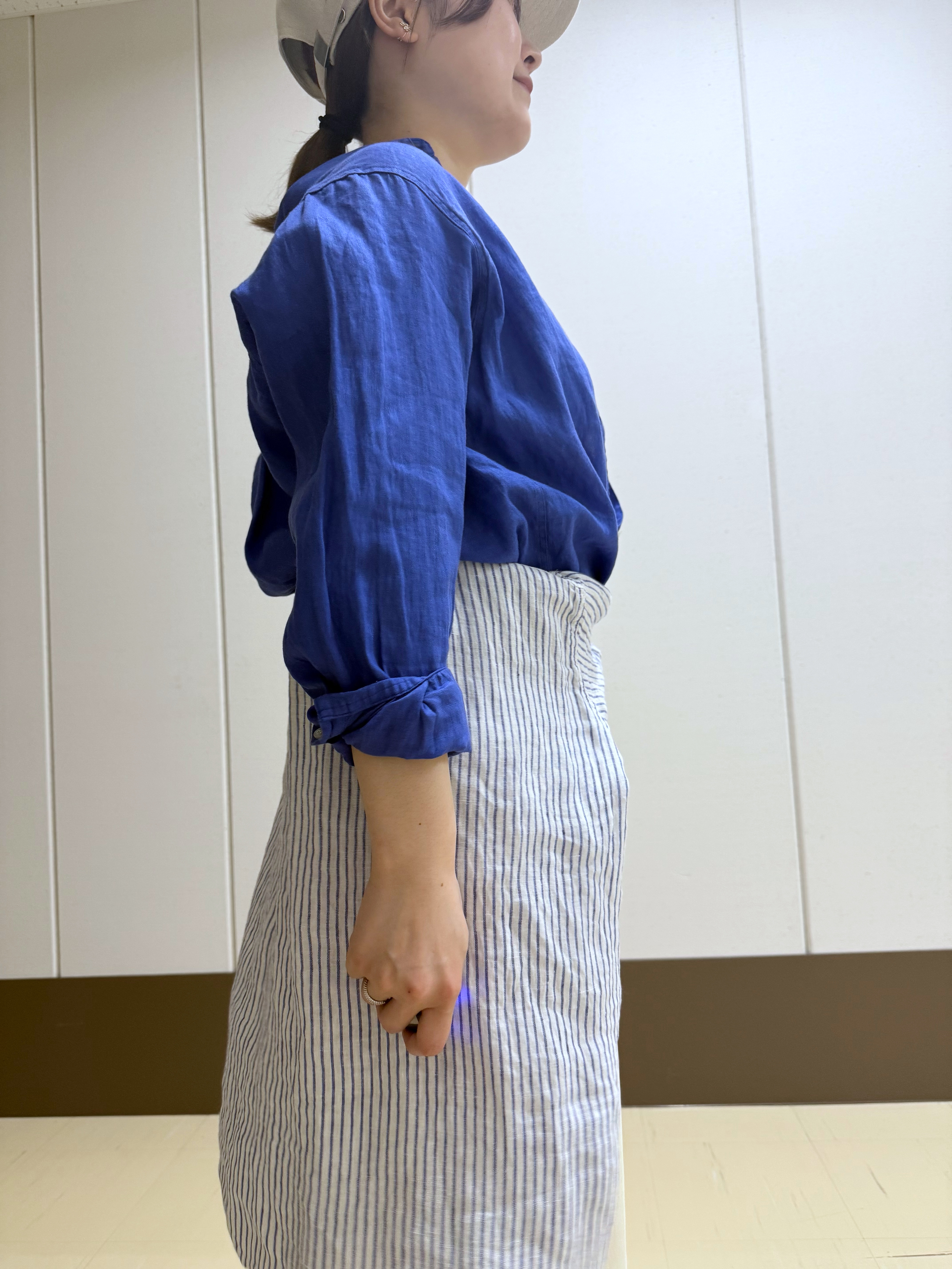 Rikoさんの「INDIVI｜【接触冷感／2WAY】カシュクールリネンシャツ」を使ったコーディネート