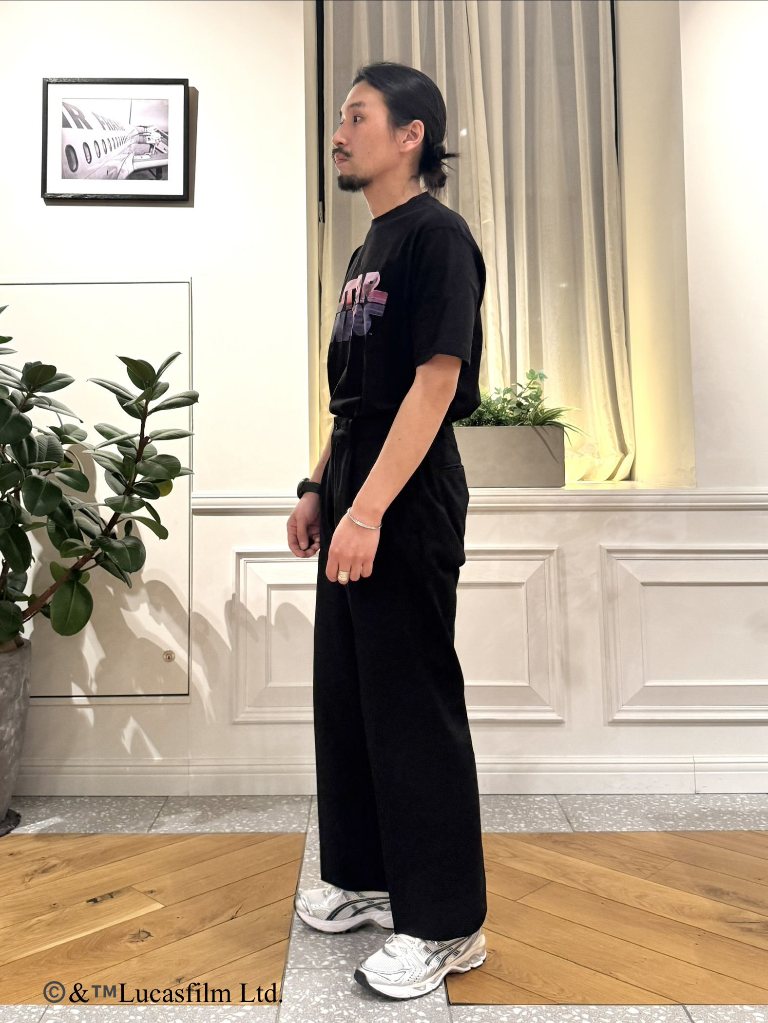 kawarataniさんの「DRESSTERIOR｜【接触冷感】STAR WARS ロゴTシャツ」を使ったコーディネート