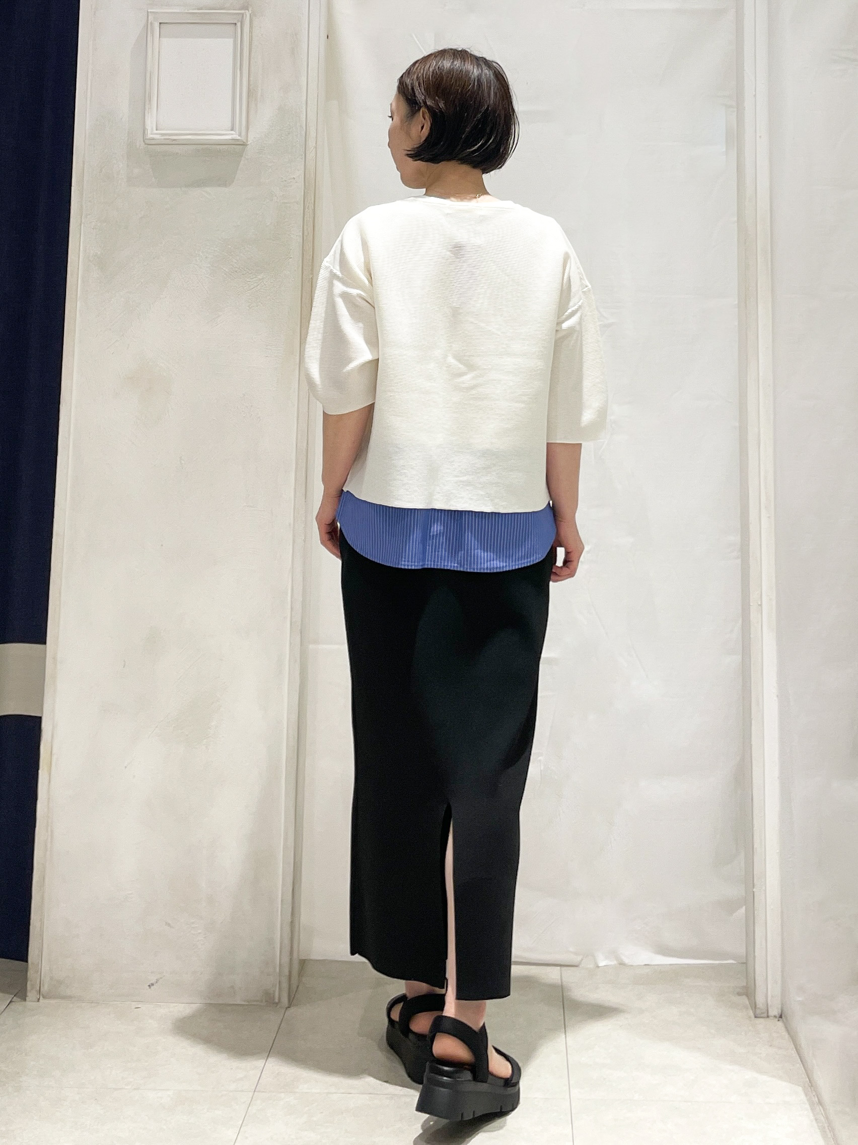 hiroさんの「grove｜【貴島明日香さん着用／洗濯機OK】レイヤードにもおすすめ、軽やかクロップドニット」を使ったコーディネート