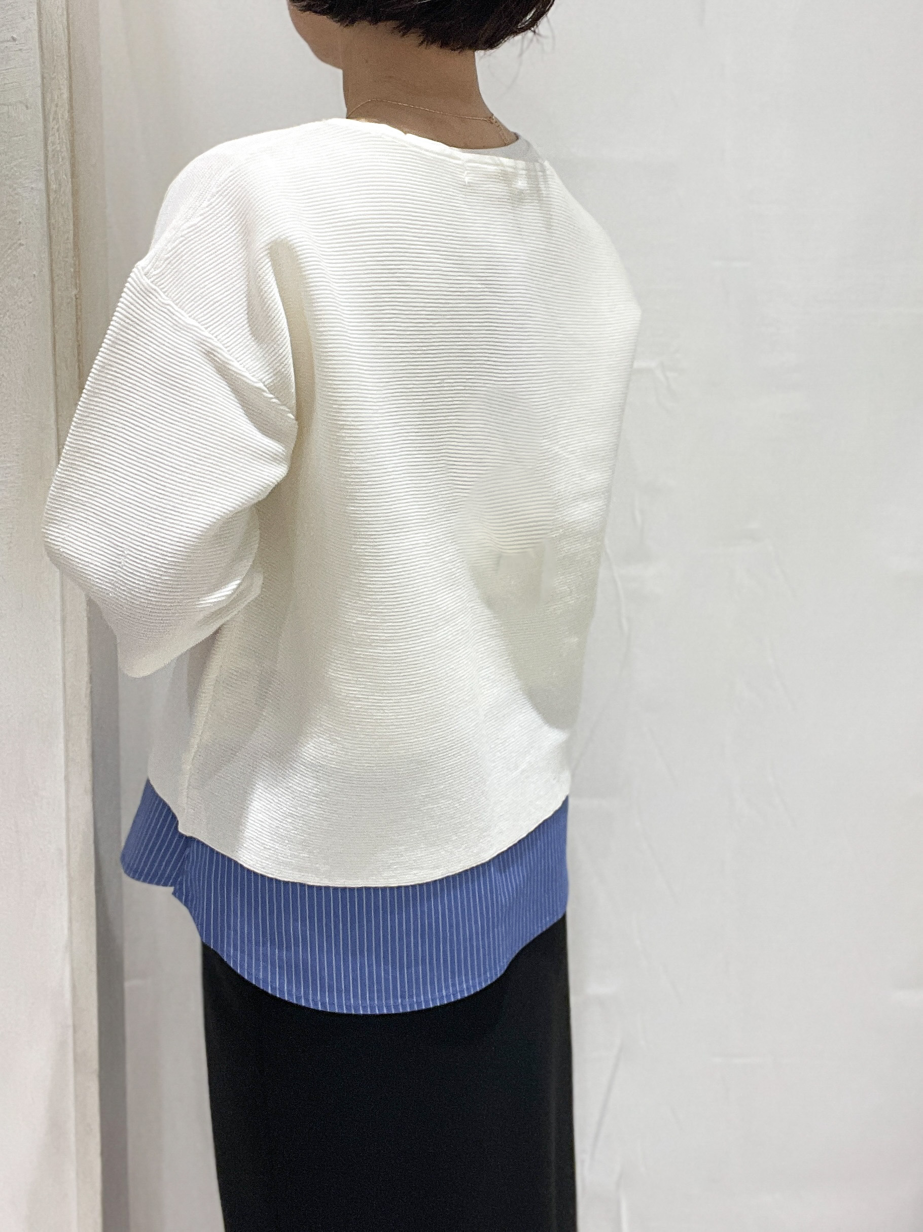 hiroさんの「grove｜【貴島明日香さん着用／洗濯機OK】レイヤードにもおすすめ、軽やかクロップドニット」を使ったコーディネート