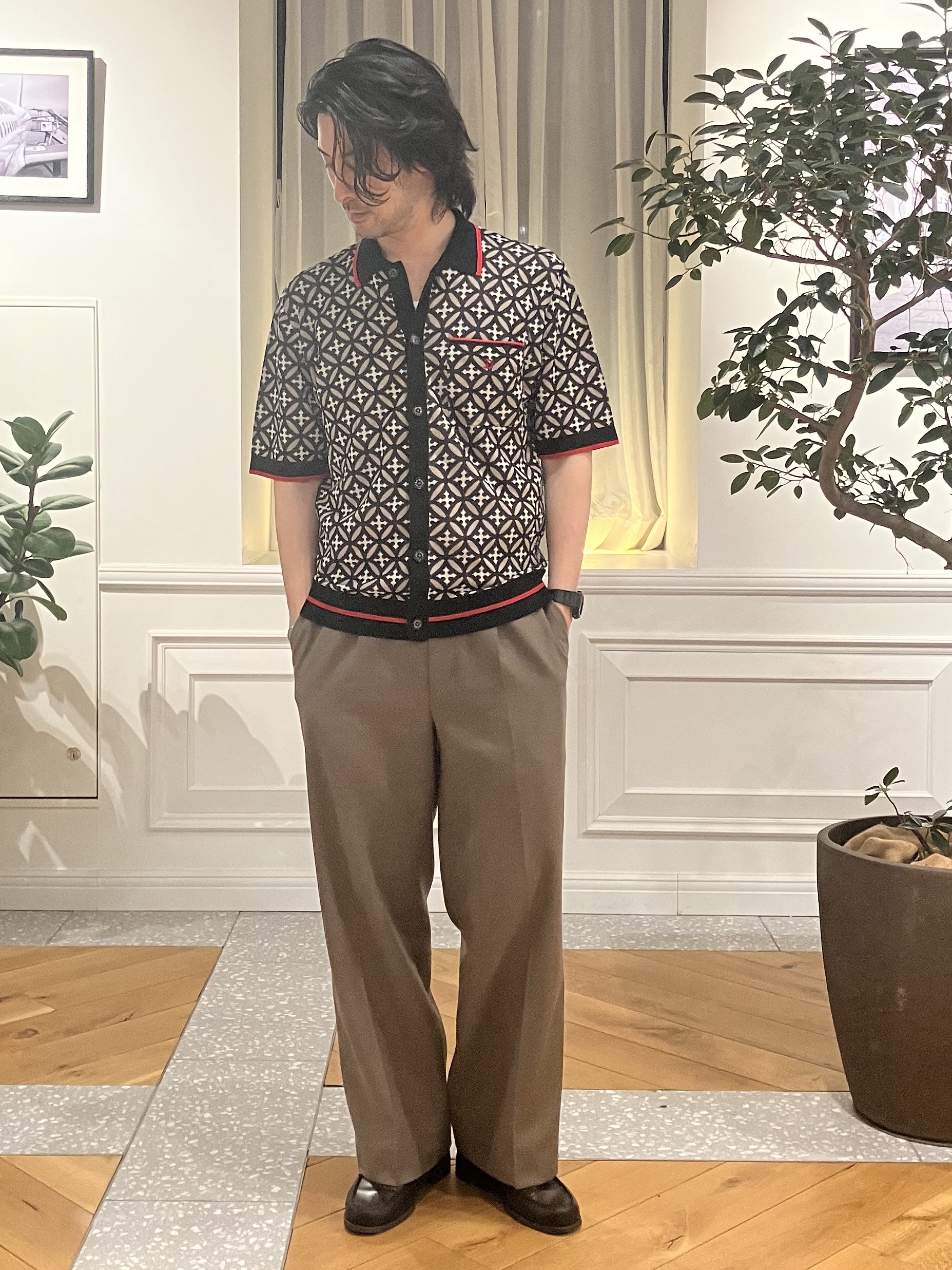 junyaさんの「DRESSTERIOR｜【ウォッシャブル】オーバーラップサークル ニットシャツ」を使ったコーディネート