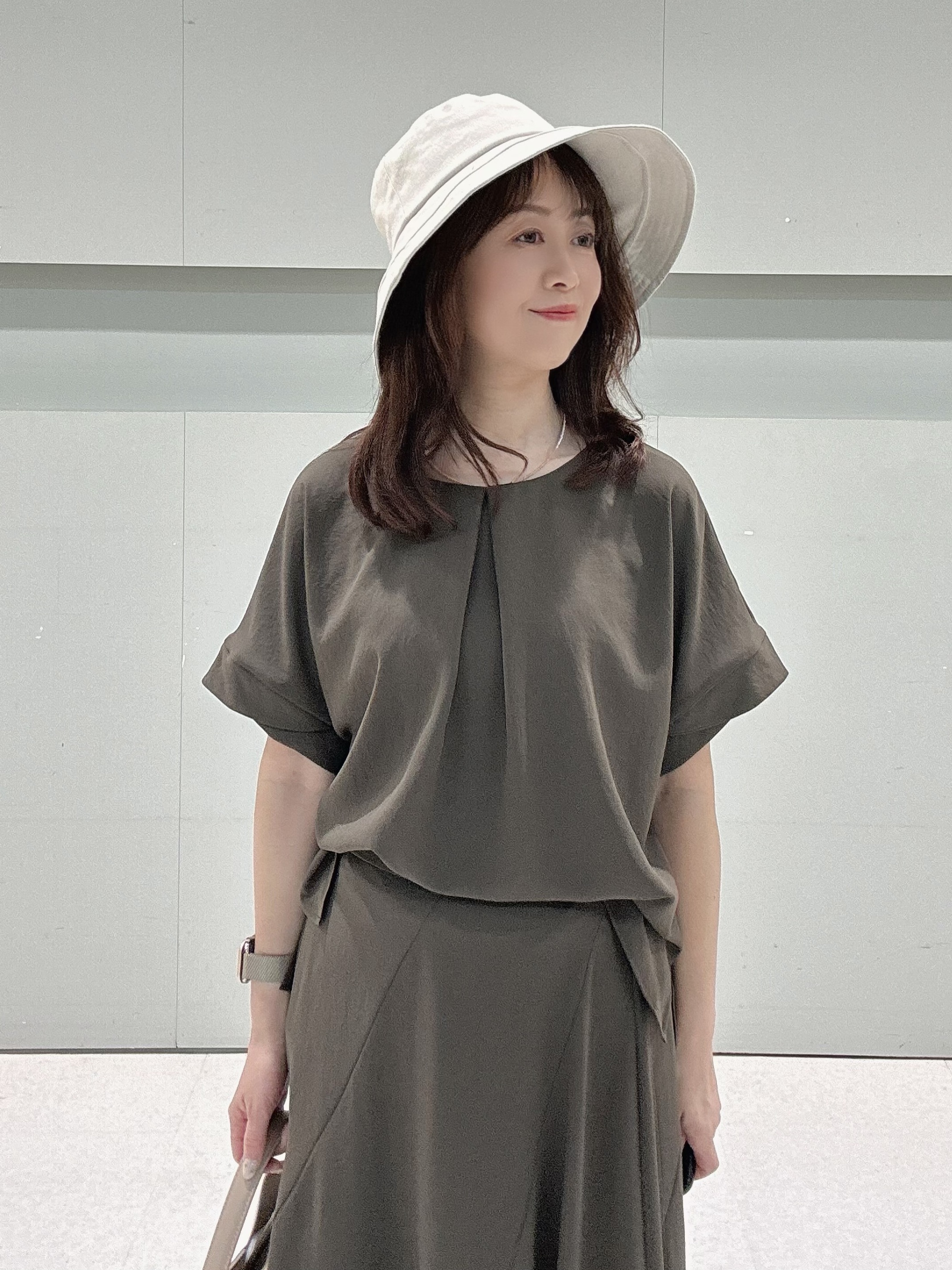 makiさんの「UNTITLED｜【前後2WAY/はっ水/セットアップ可】リラクシーフレンチスリーブブラウス」を使ったコーディネート
