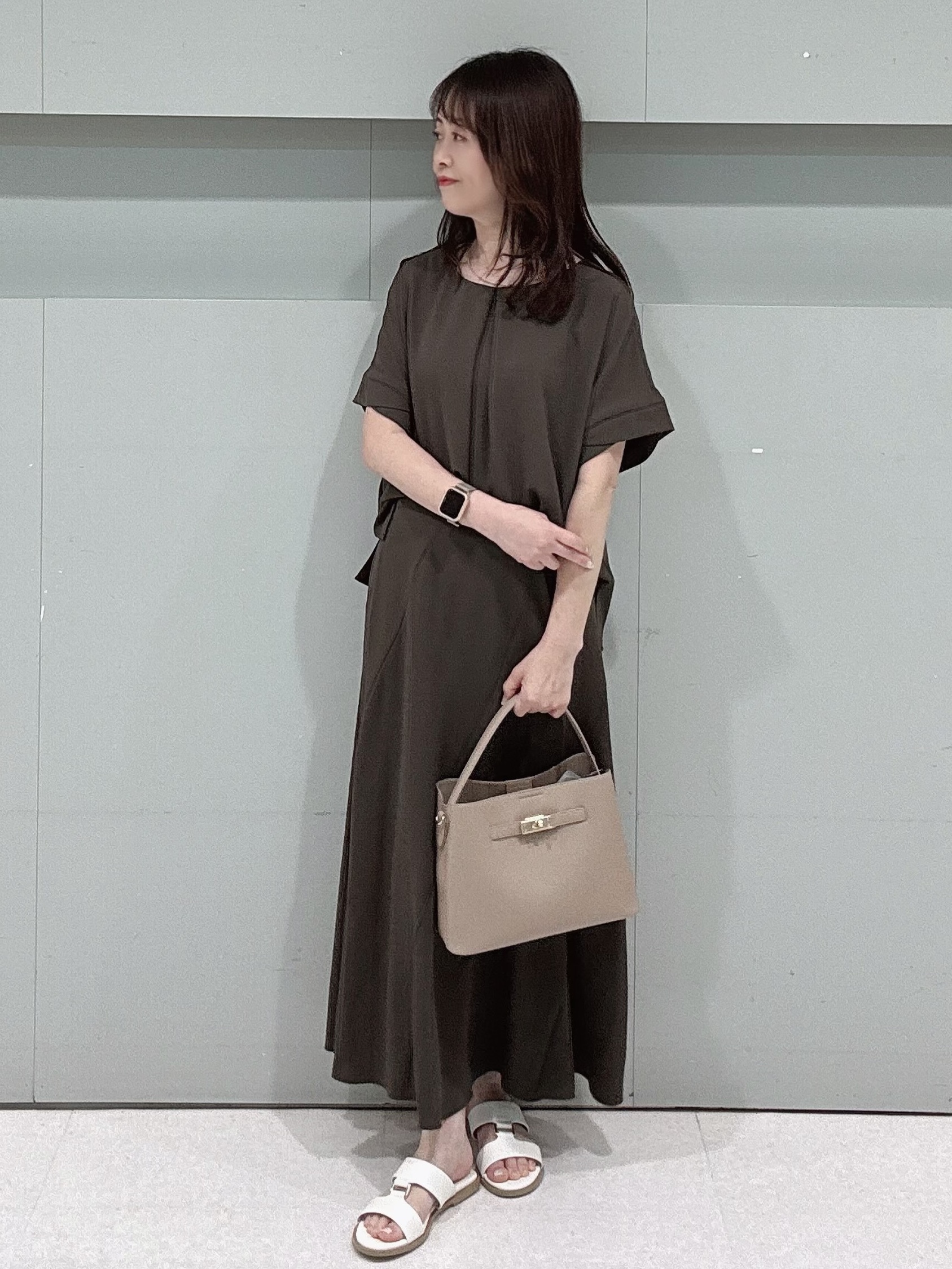 makiさんの「UNTITLED｜【前後2WAY/はっ水/セットアップ可】リラクシーフレンチスリーブブラウス」を使ったコーディネート