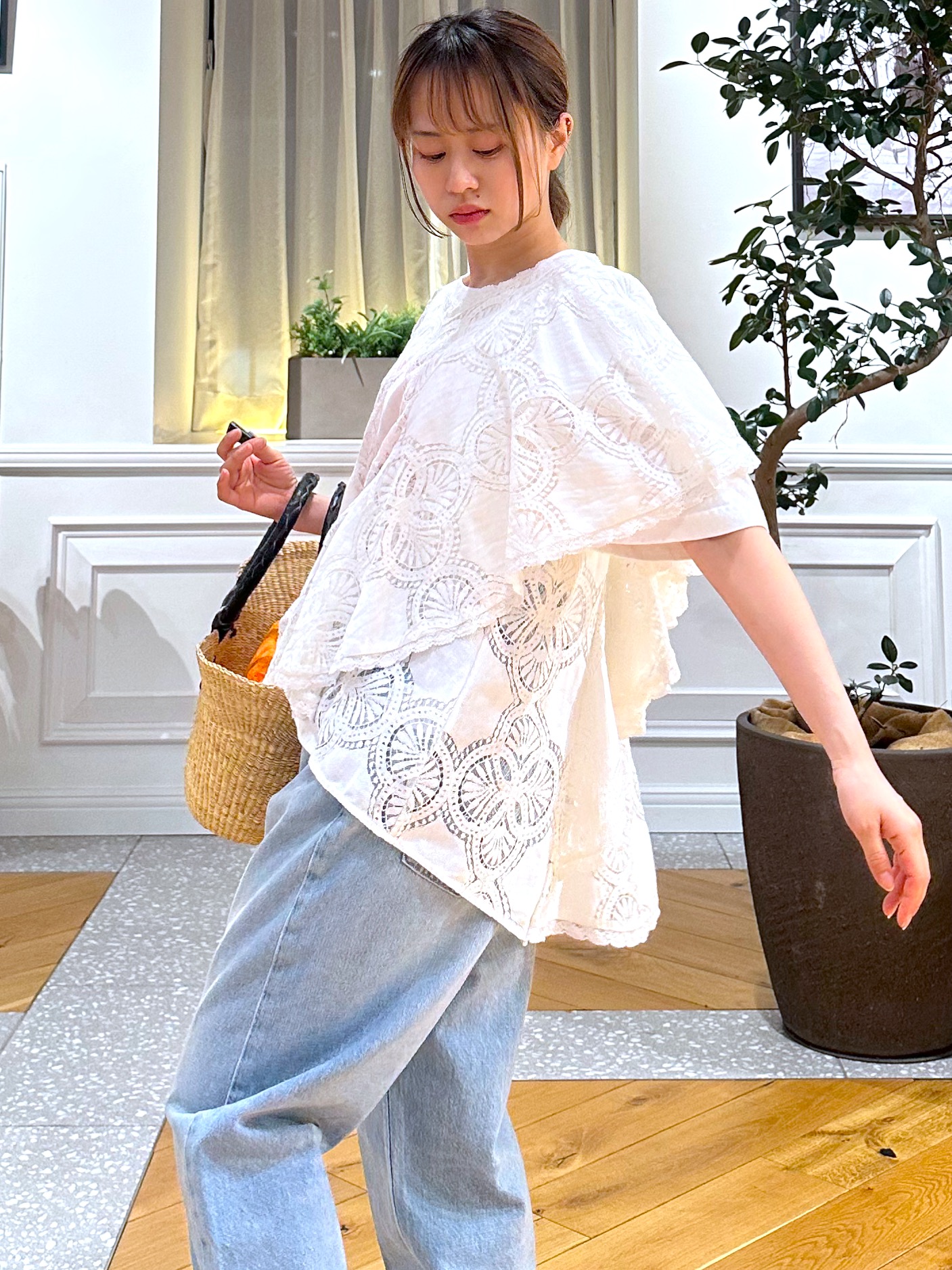 なべこさんの「DRESSTERIOR｜ラッセルレース ブラウス」を使ったコーディネート