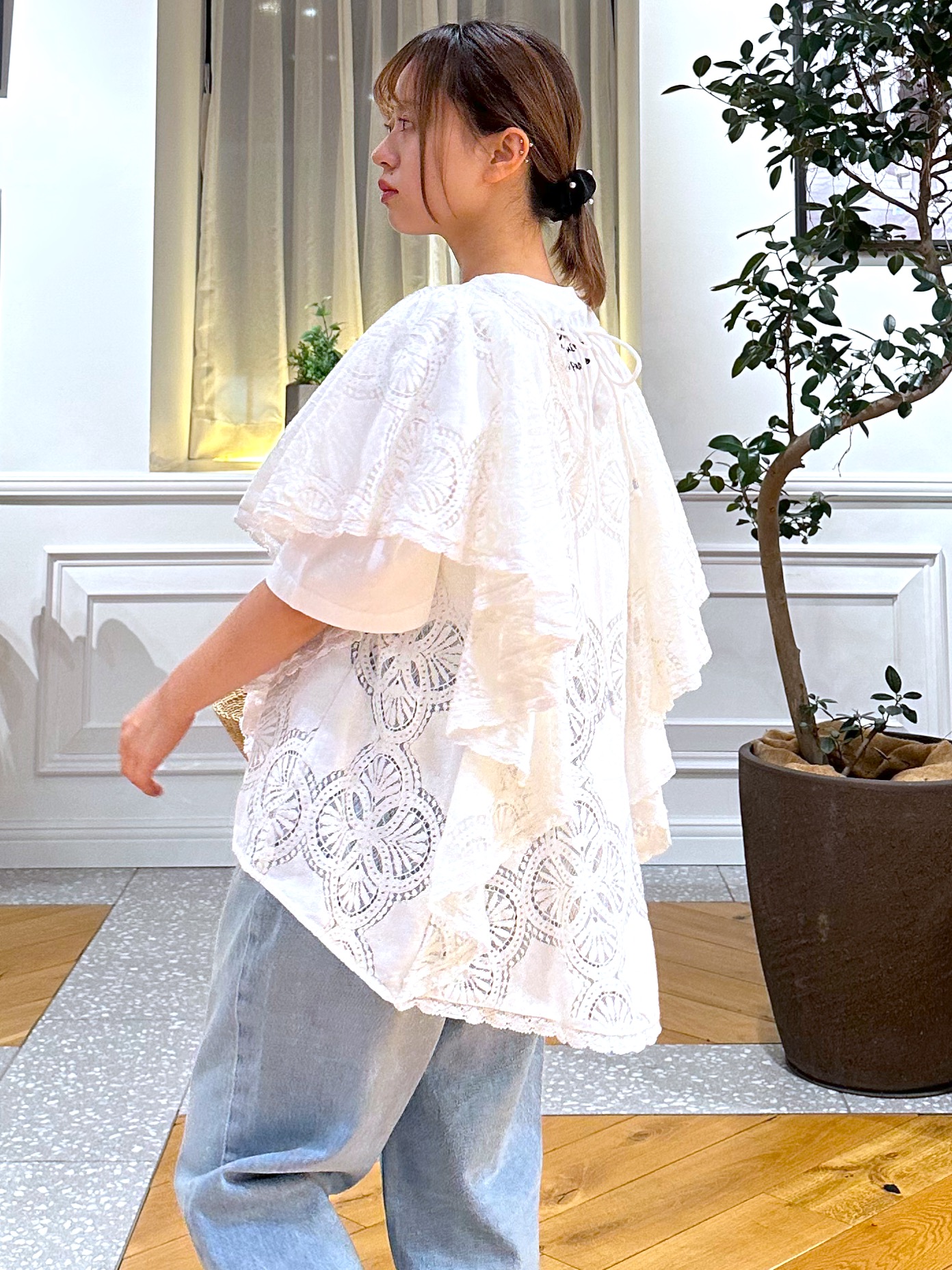 なべこさんの「DRESSTERIOR｜ラッセルレース ブラウス」を使ったコーディネート