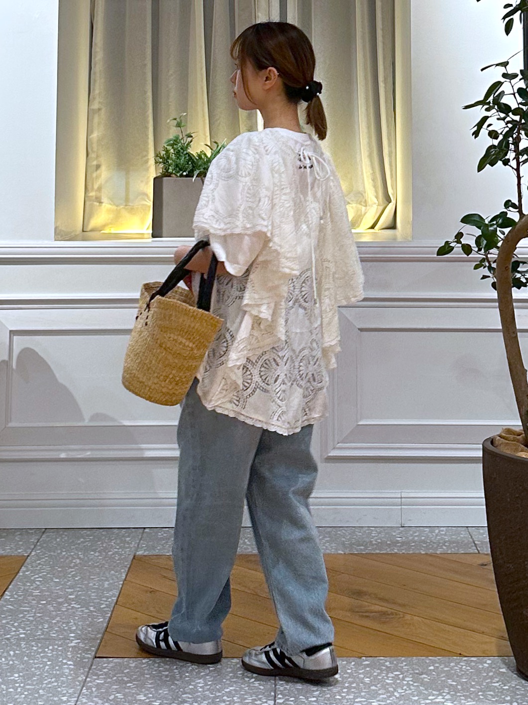 なべこさんの「DRESSTERIOR｜ラッセルレース ブラウス」を使ったコーディネート