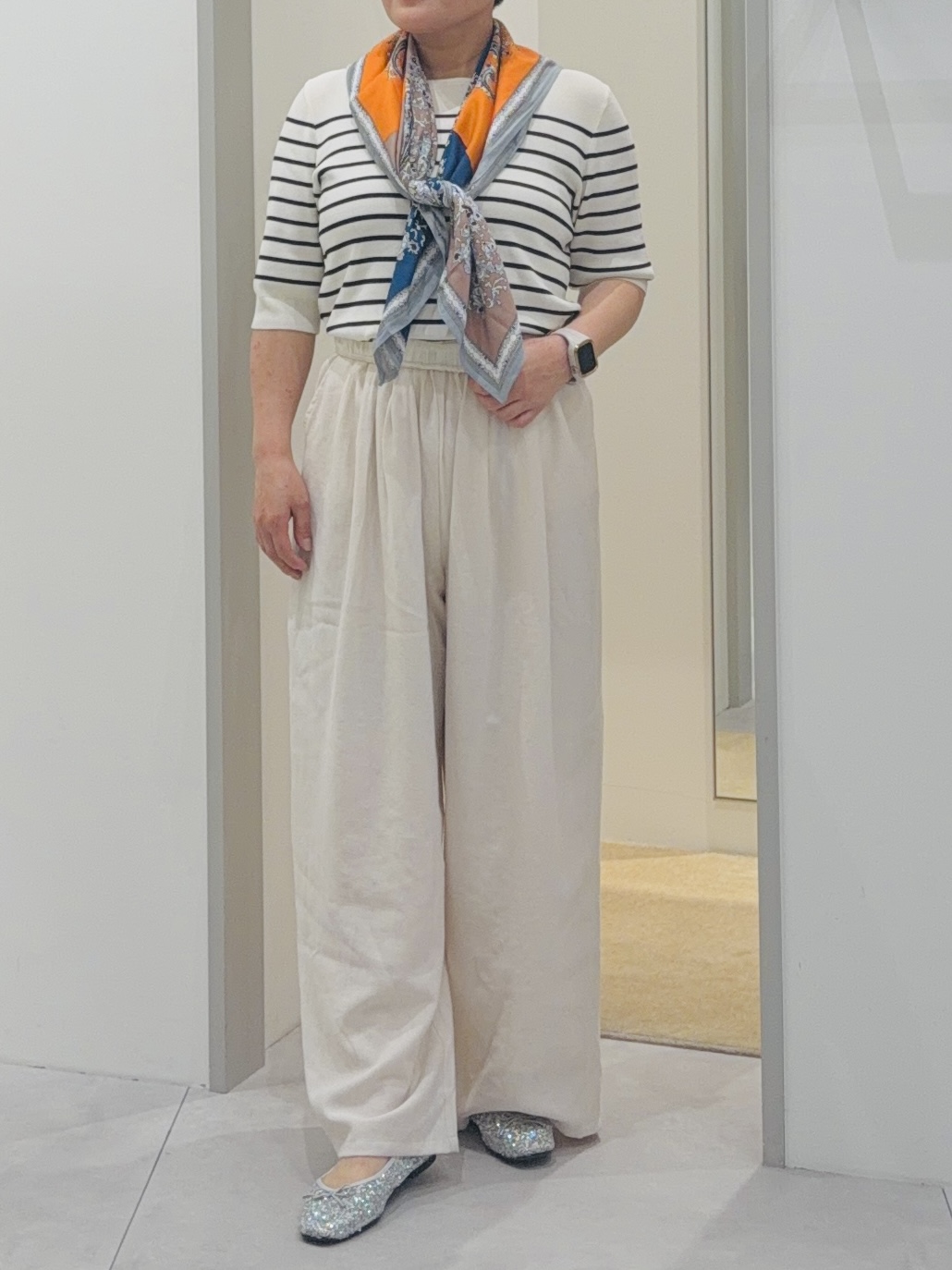 タナさんの「THE SHOP TK｜【S-XL/ひんやりタッチ】美しさ際立つ 6分袖ニット 洗濯機OK/UVケア/毛玉になりにくい」を使ったコーディネート