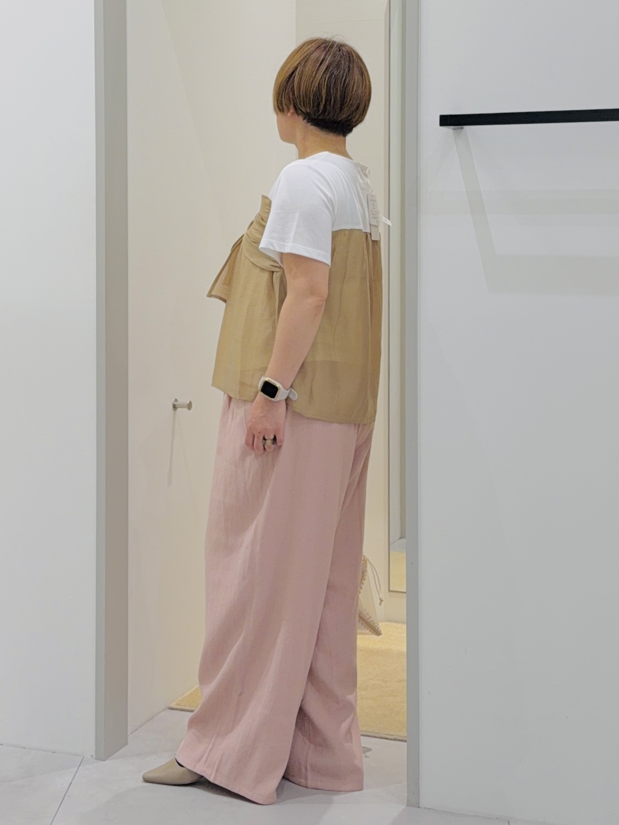 タナさんの「THE SHOP TK｜【ひんやり／吸水速乾／UV】ビスチェ風 切り替えTシャツ」を使ったコーディネート