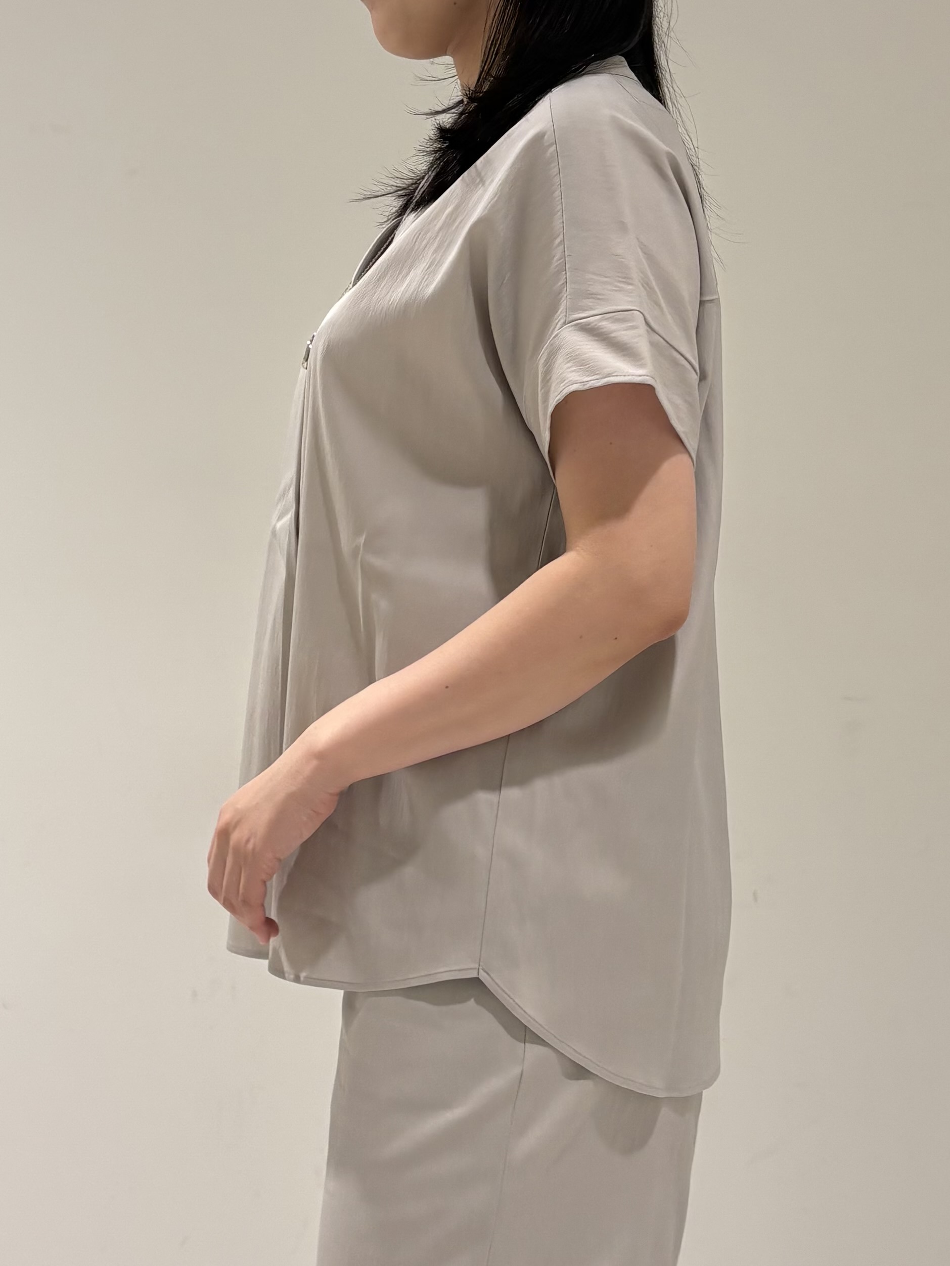 momokoさんの「INDIVI｜【洗える／SETUP可能】スキッパーブラウス」を使ったコーディネート