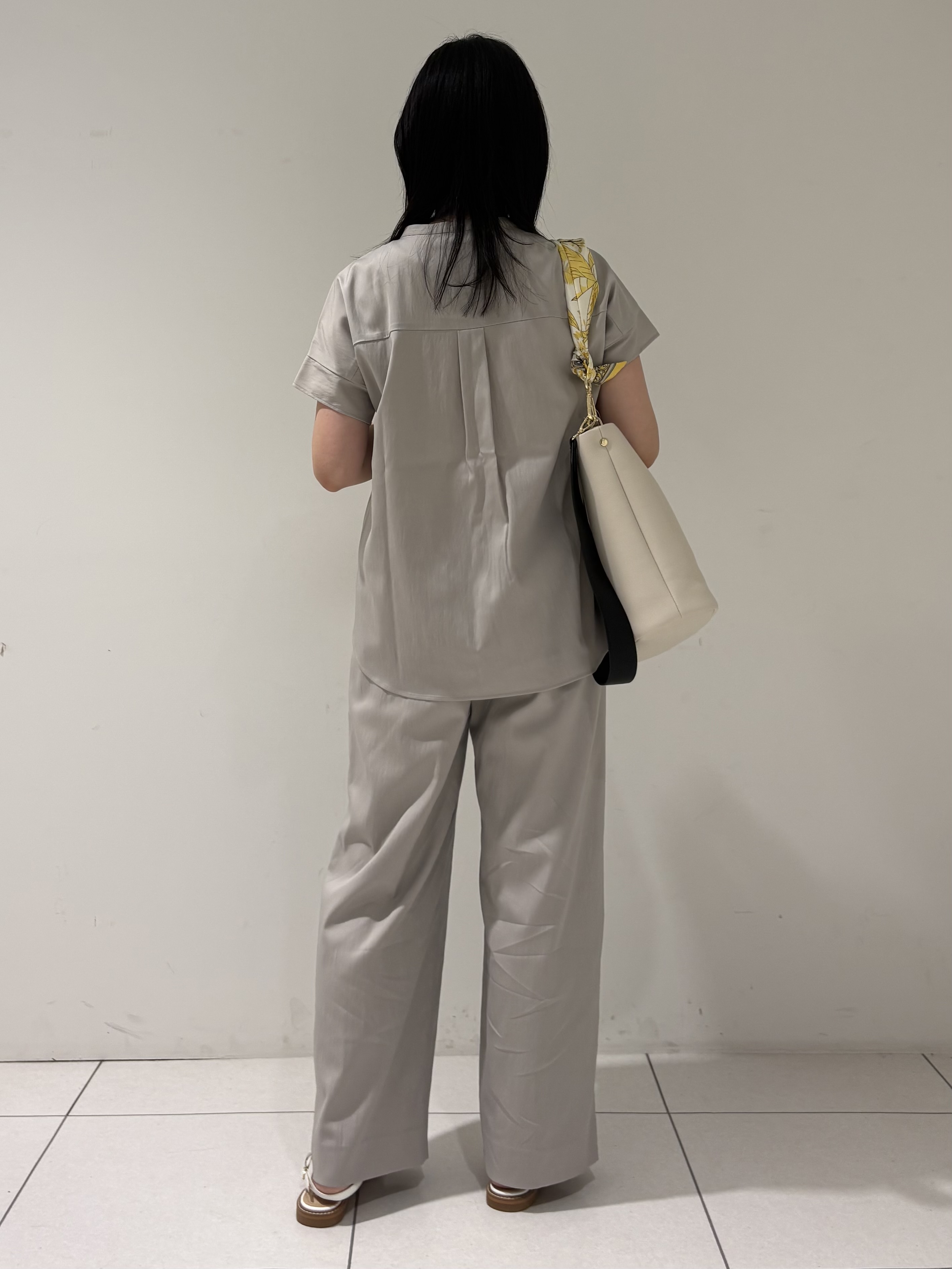 momokoさんの「INDIVI｜【洗える／SETUP可能】スキッパーブラウス」を使ったコーディネート