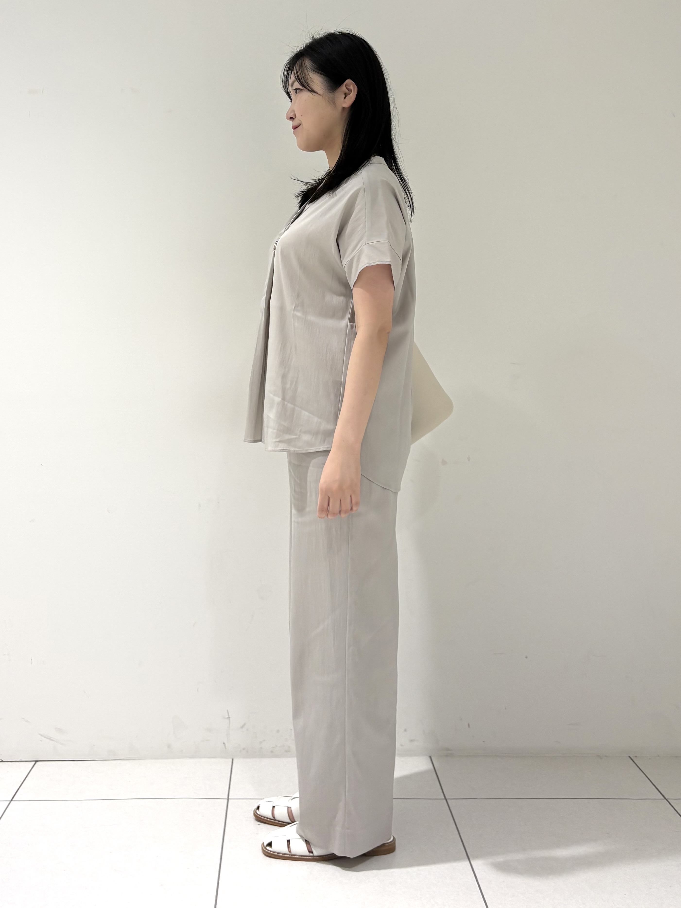 momokoさんの「INDIVI｜【洗える／SETUP可能】スキッパーブラウス」を使ったコーディネート