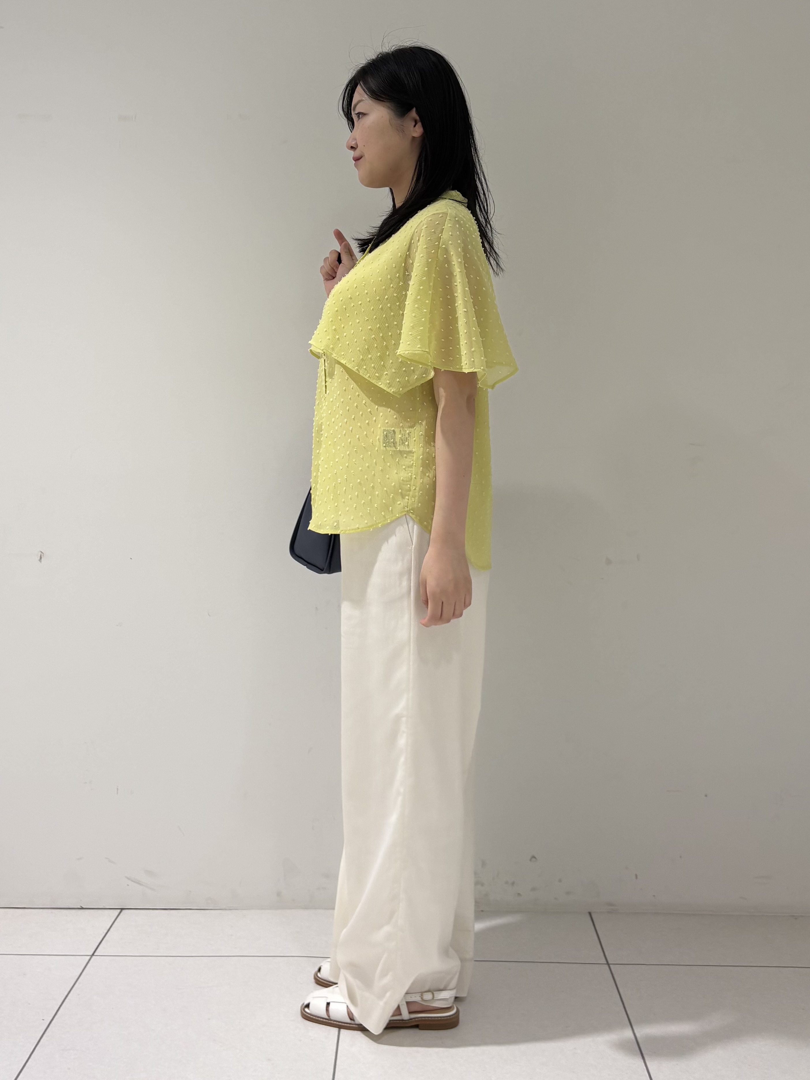 momokoさんの「INDIVI｜【洗える／ドットモチーフ】ケープスリーブブラウス」を使ったコーディネート