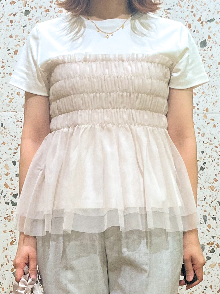 さくらさんの「OPAQUE.CLIP｜チュールペプラムトップス【洗濯機OK／接触冷感／UVケア】」を使ったコーディネート