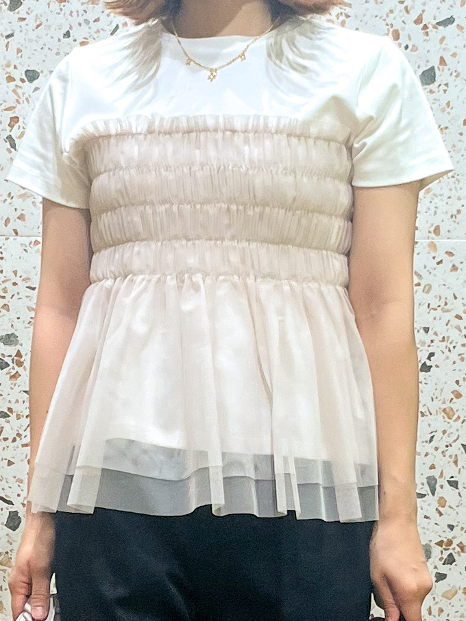 さくらさんの「OPAQUE.CLIP｜チュールペプラムトップス【洗濯機OK／接触冷感／UVケア】」を使ったコーディネート