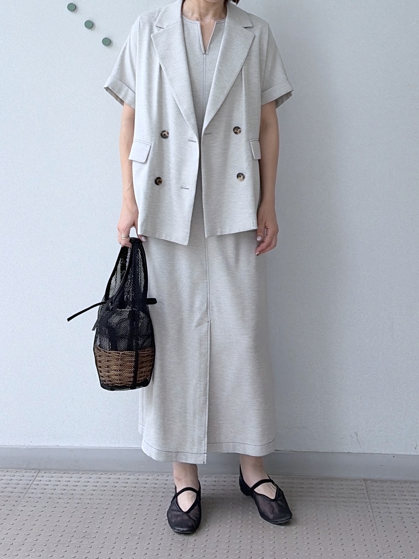 yoshikadoさんの「DRESSTERIOR｜【セットアップ可/UVカット/接触冷感/吸水速乾】ウォッシャブル リネンライクドルマンジャケット」を使ったコーディネート