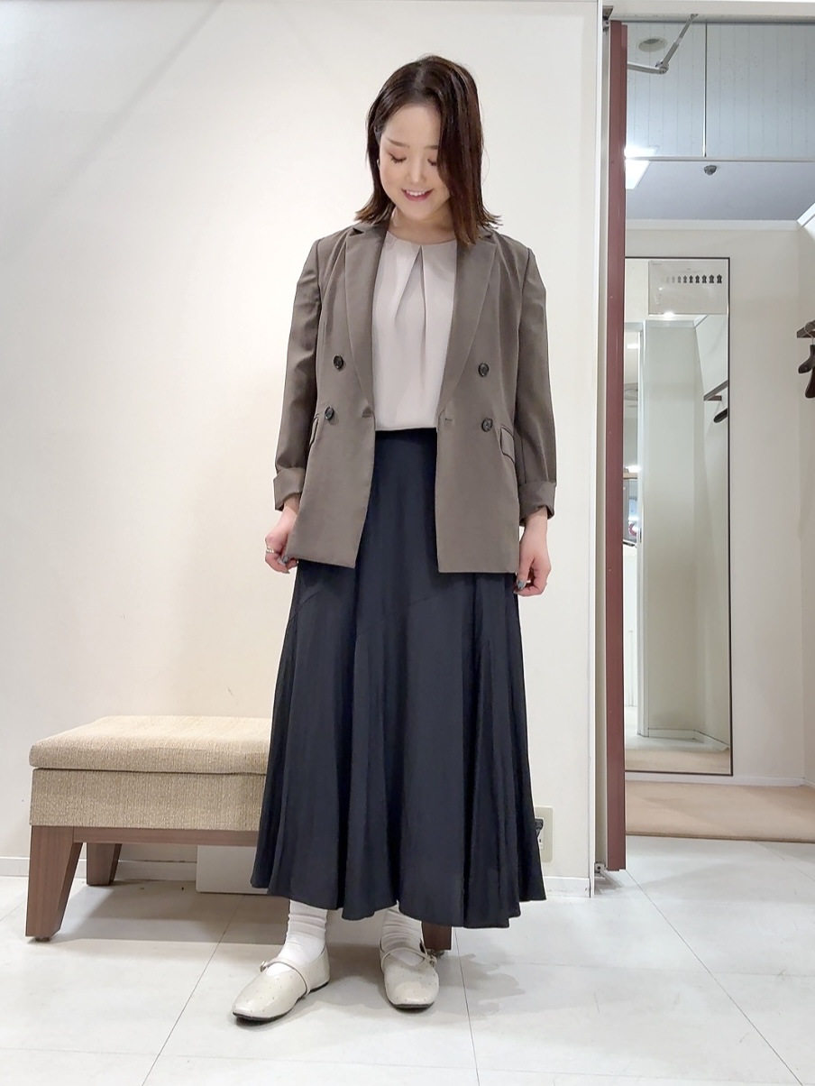 YUIさんの「UNTITLED｜【新色追加/セットアップ可】エアリー ダブルブレストジャケット」を使ったコーディネート