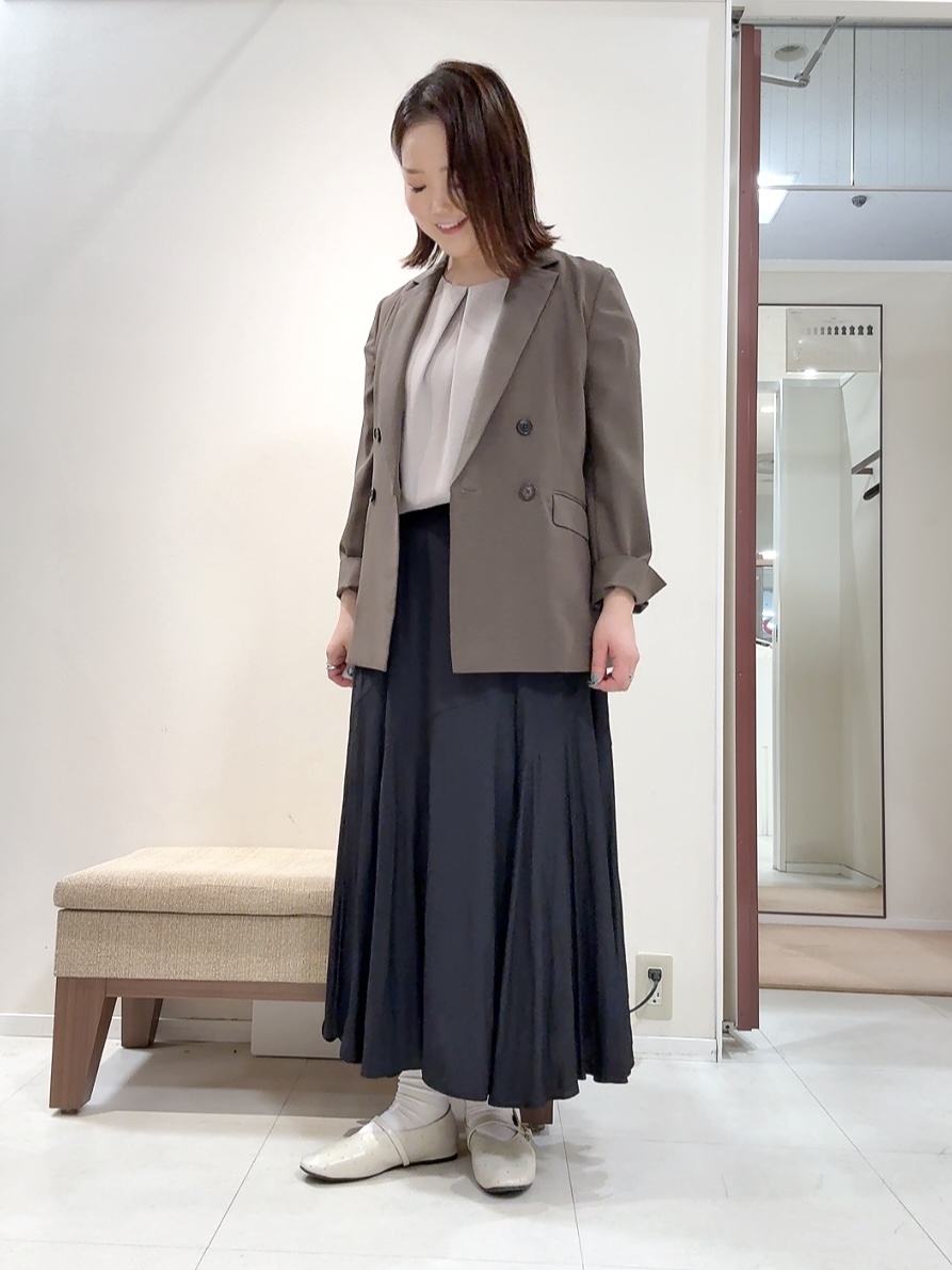 YUIさんの「UNTITLED｜【新色追加/セットアップ可】エアリー ダブルブレストジャケット」を使ったコーディネート