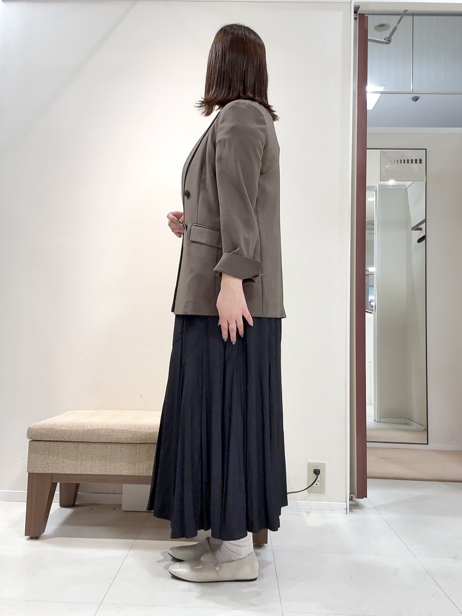 YUIさんの「UNTITLED｜【新色追加/セットアップ可】エアリー ダブルブレストジャケット」を使ったコーディネート