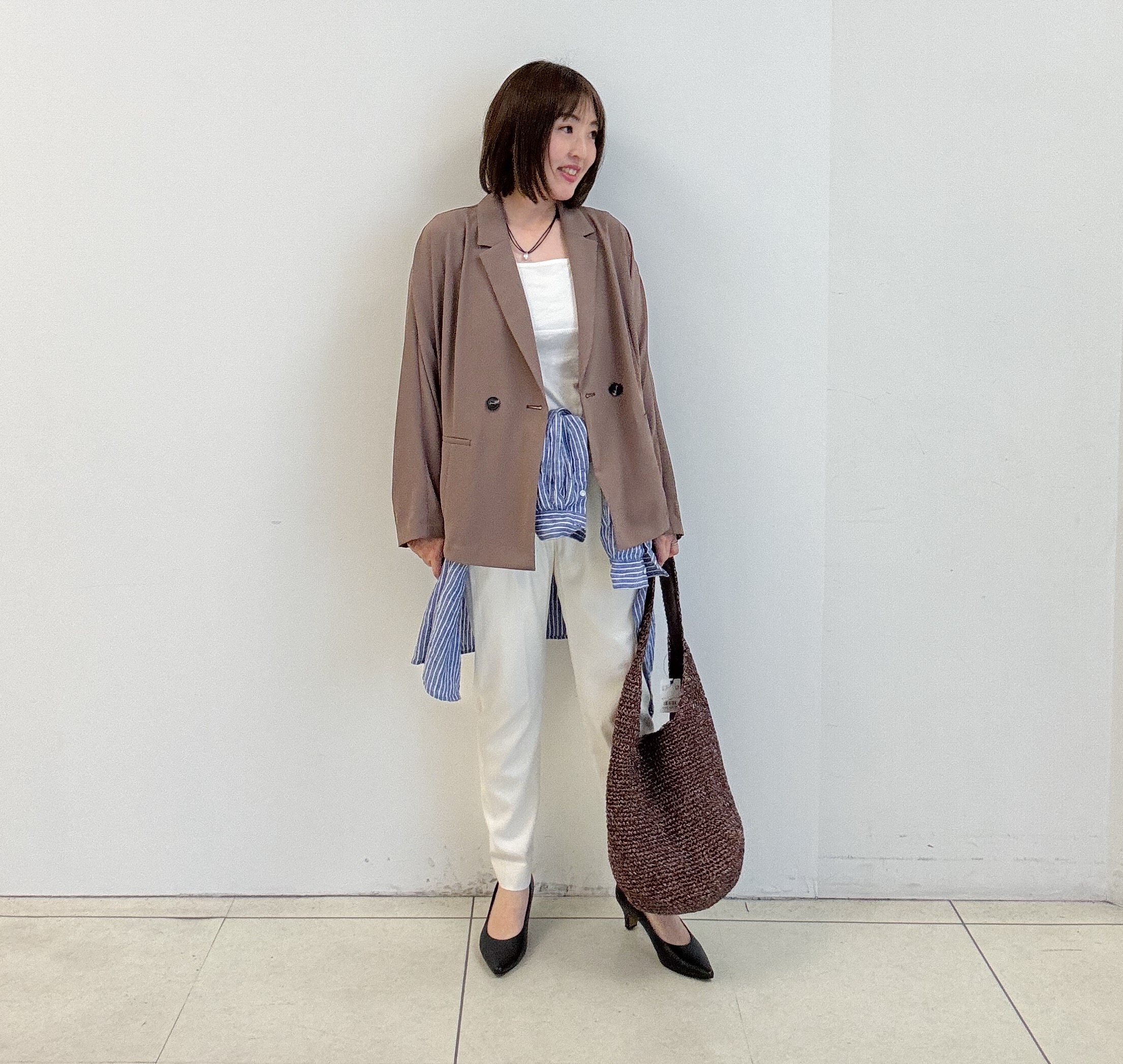 yoshiyaさんの「INDIVI｜【さらに軽く軽快！／着る日傘】ドルマンダブルジャケット」を使ったコーディネート