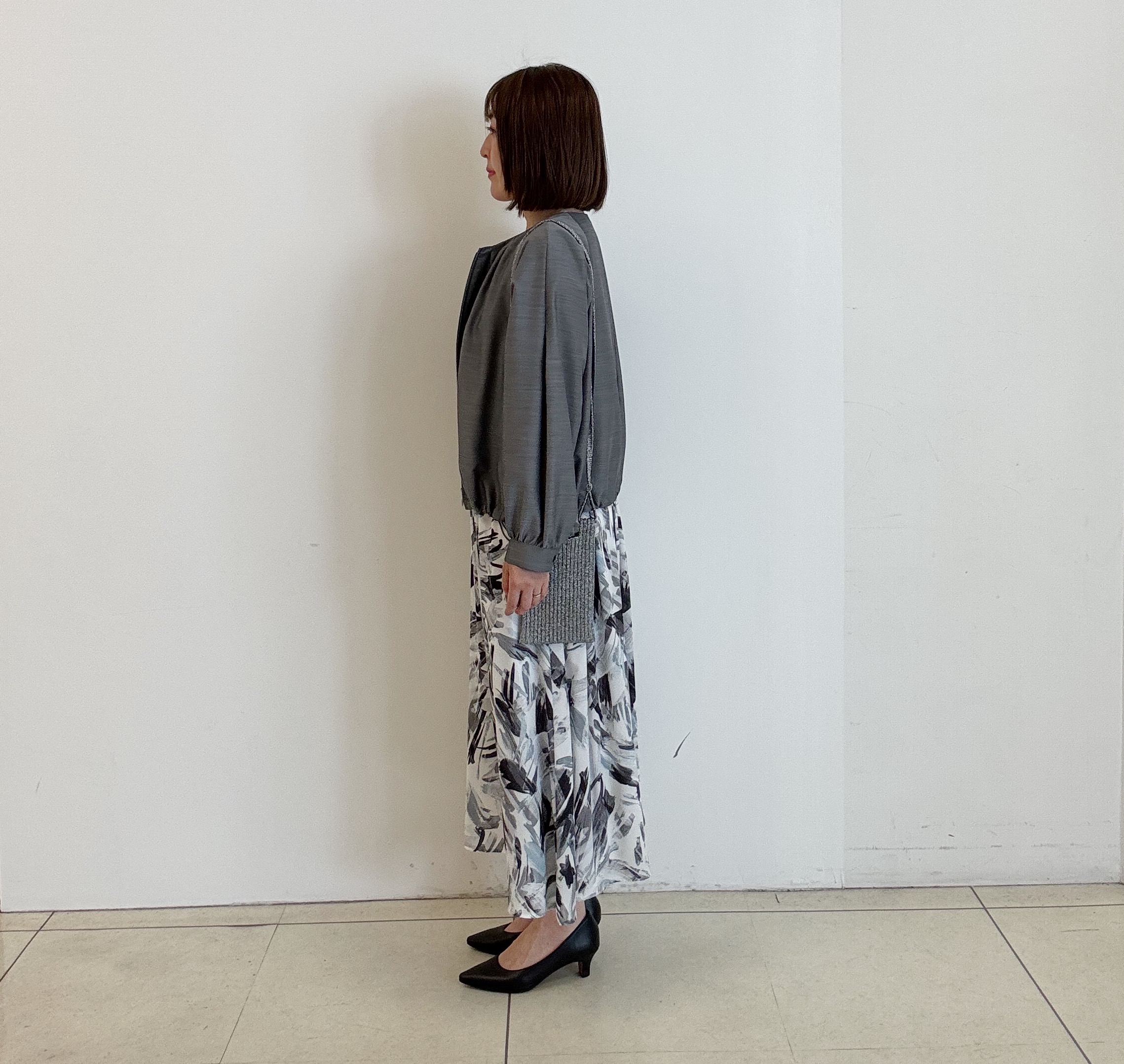 yoshiyaさんの「INDIVI｜【洗える】リーフ柄タックフレアスカート」を使ったコーディネート