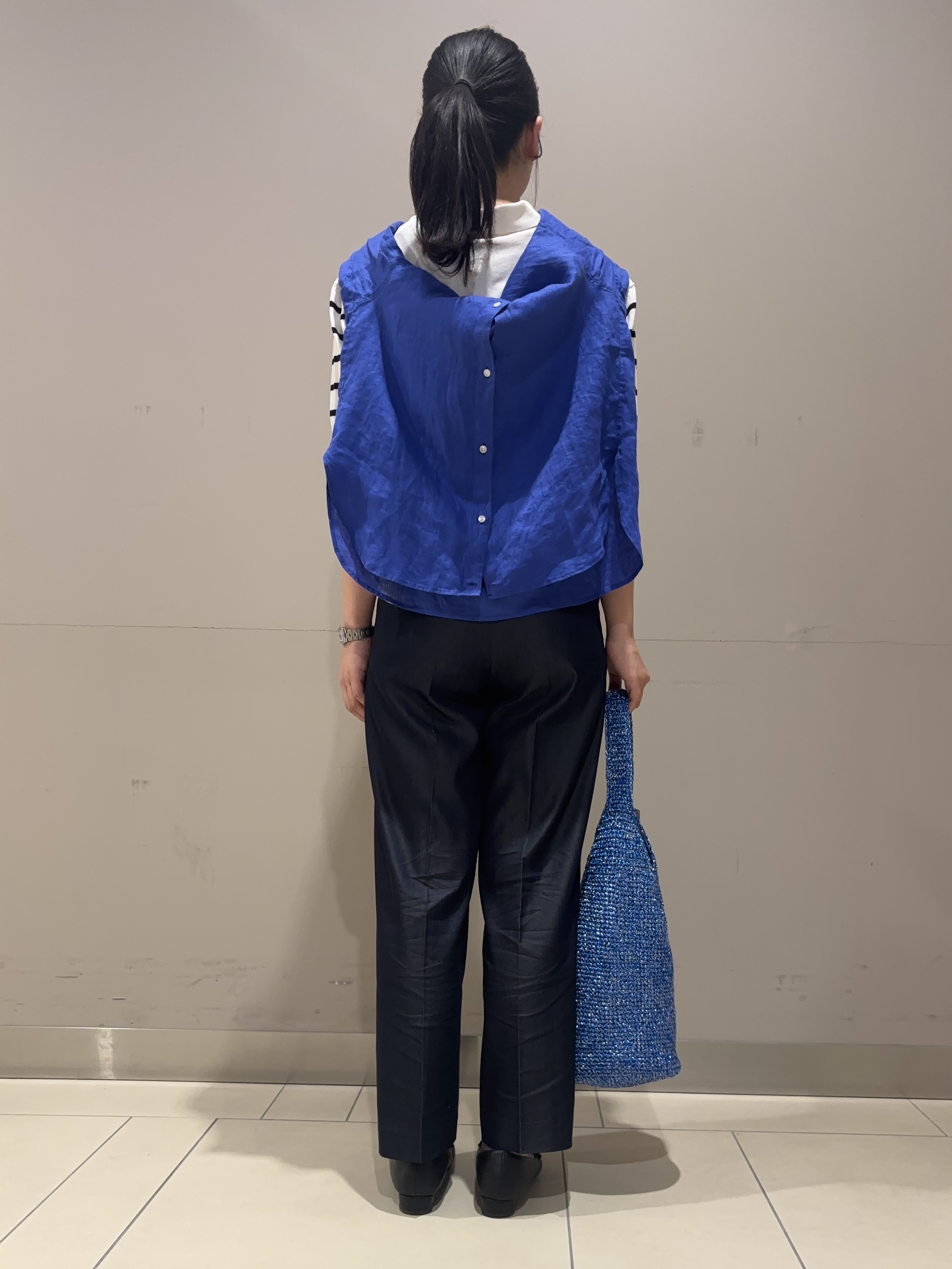 Misakiさんの「INDIVI｜【洗える／コットン】ドライタッチさらりポロ襟ニットT」を使ったコーディネート