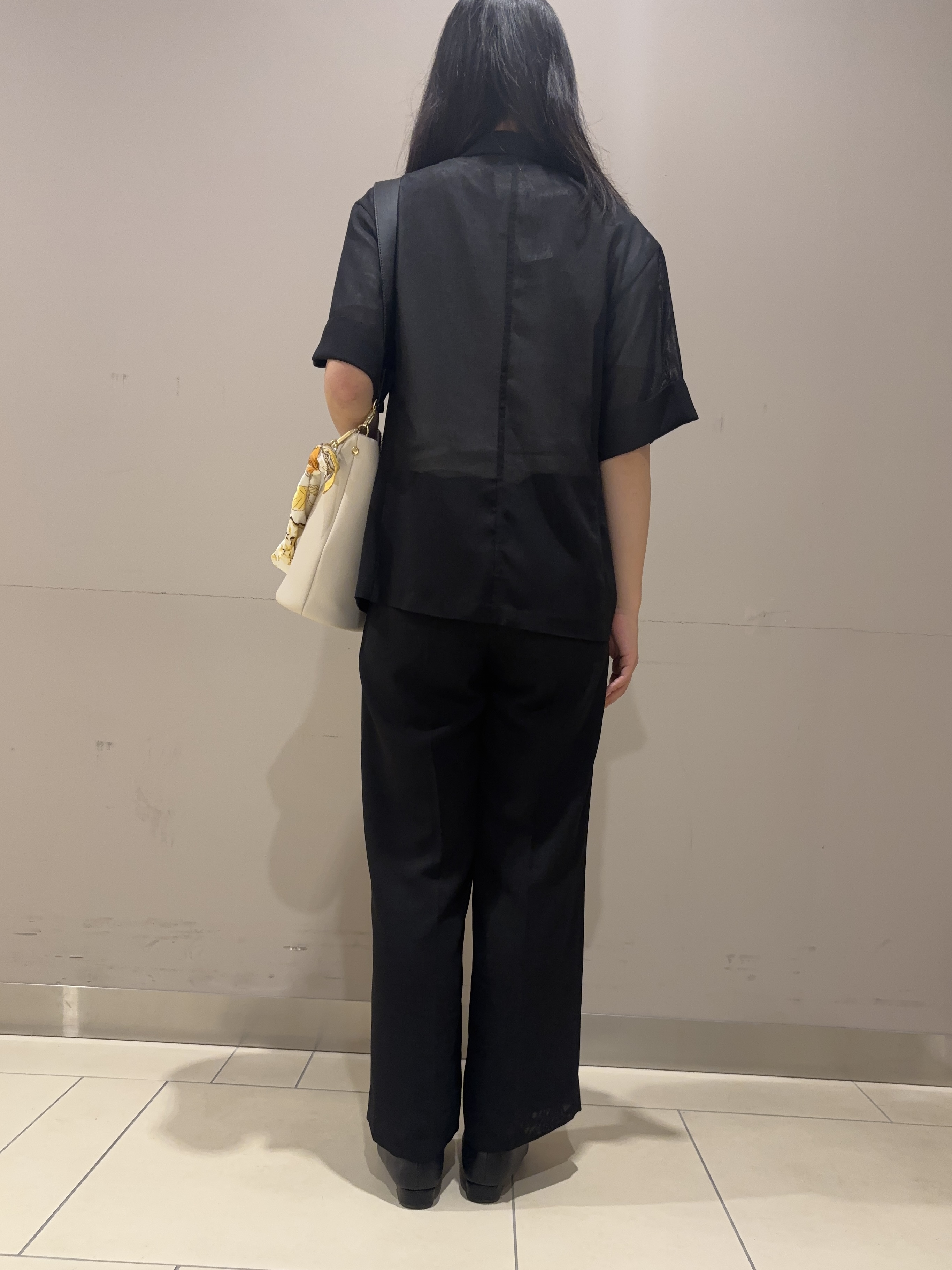 Misakiさんの「INDIVI｜【洗える／メッシュ素材／SETUP可能】半袖シアージャケット」を使ったコーディネート