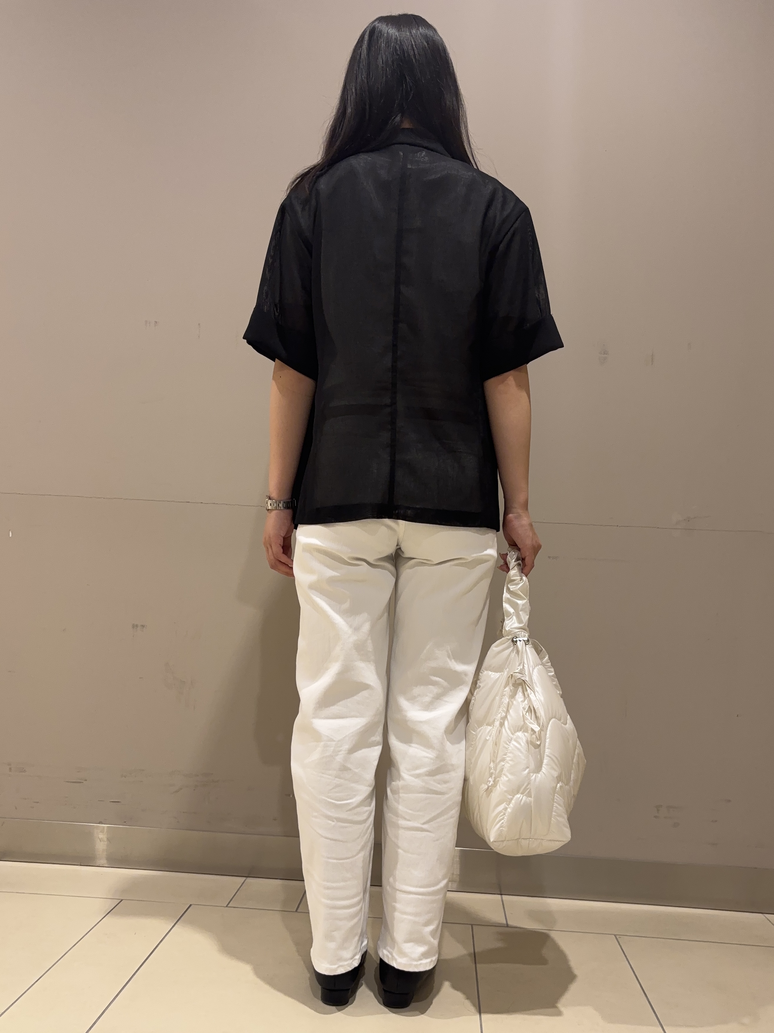 Misakiさんの「INDIVI｜【洗える／メッシュ素材／SETUP可能】半袖シアージャケット」を使ったコーディネート