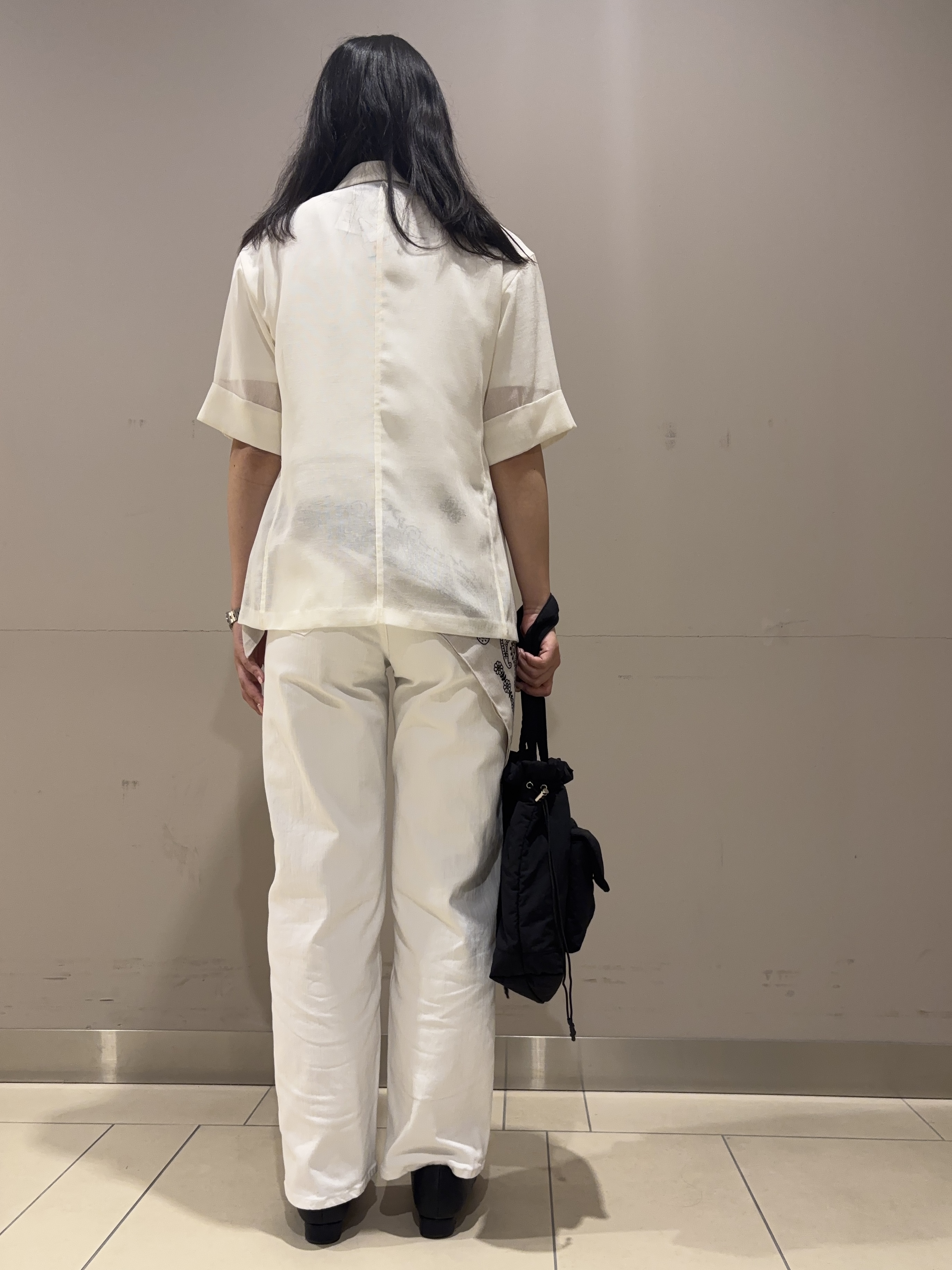 Misakiさんの「INDIVI｜【洗える／メッシュ素材／SETUP可能】半袖シアージャケット」を使ったコーディネート