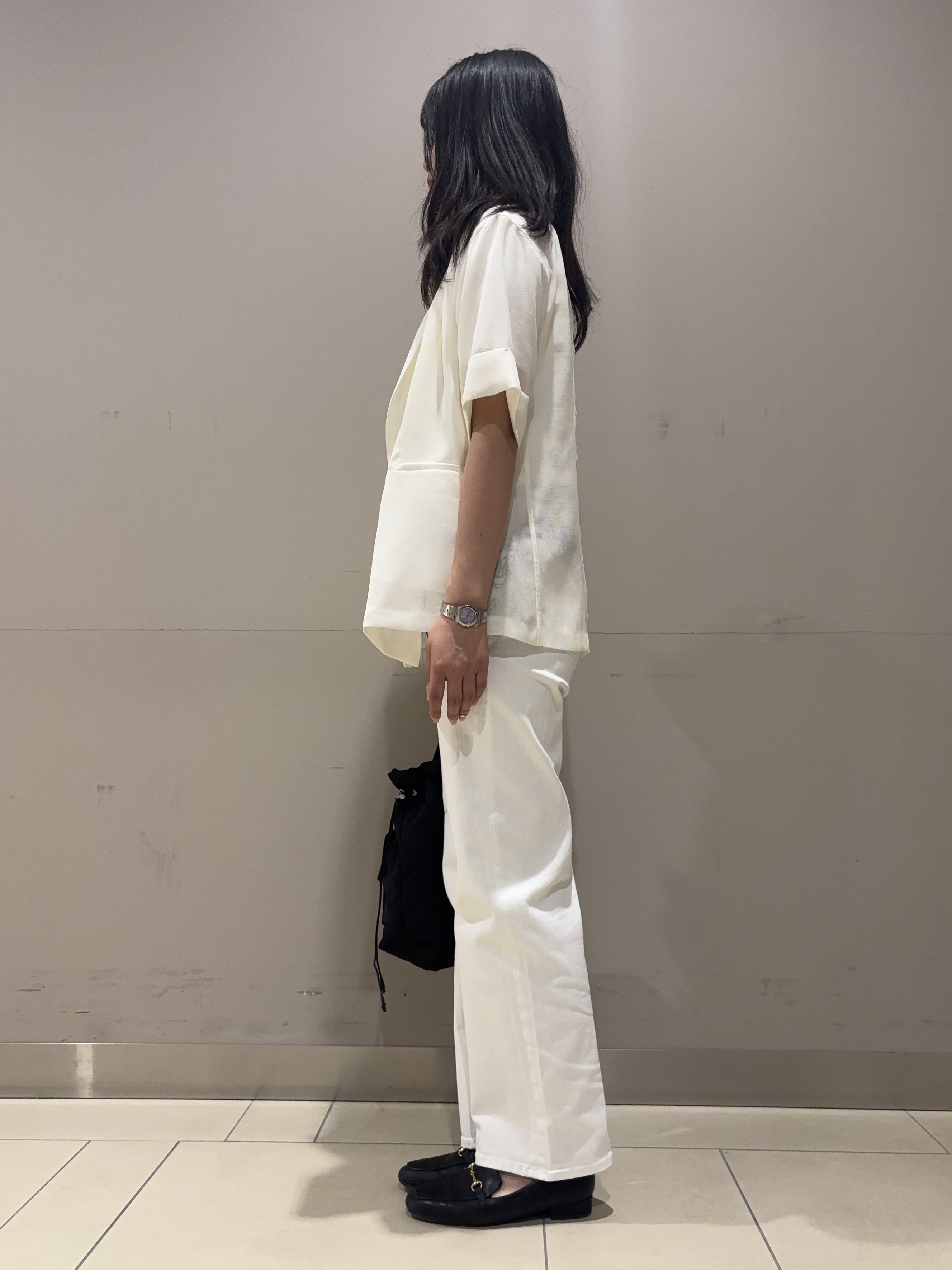 Misakiさんの「INDIVI｜【洗える／メッシュ素材／SETUP可能】半袖シアージャケット」を使ったコーディネート