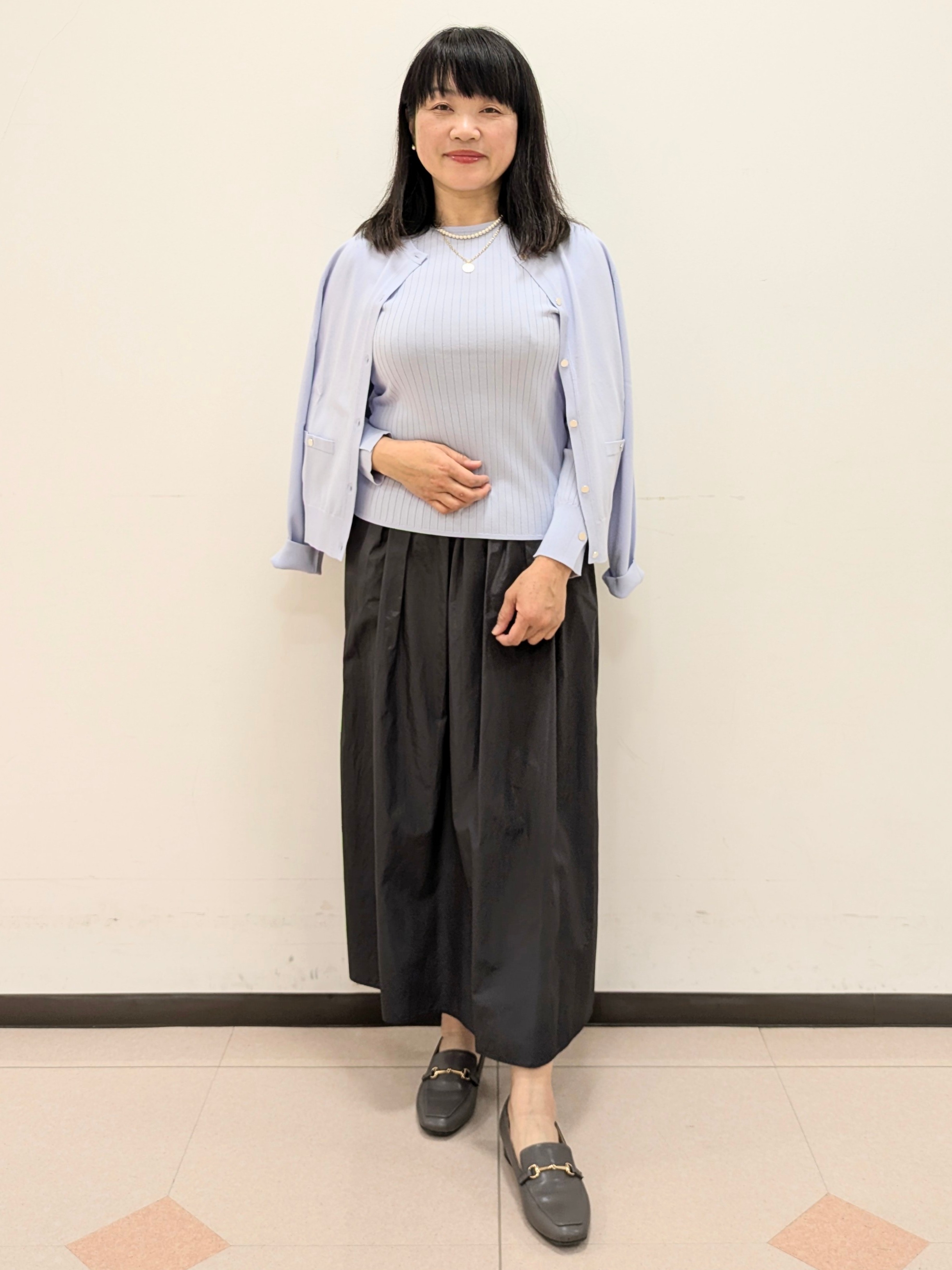 ともさんの「UNTITLED｜【アンサンブル可/洗える】クルーネックニットカーディガン」を使ったコーディネート