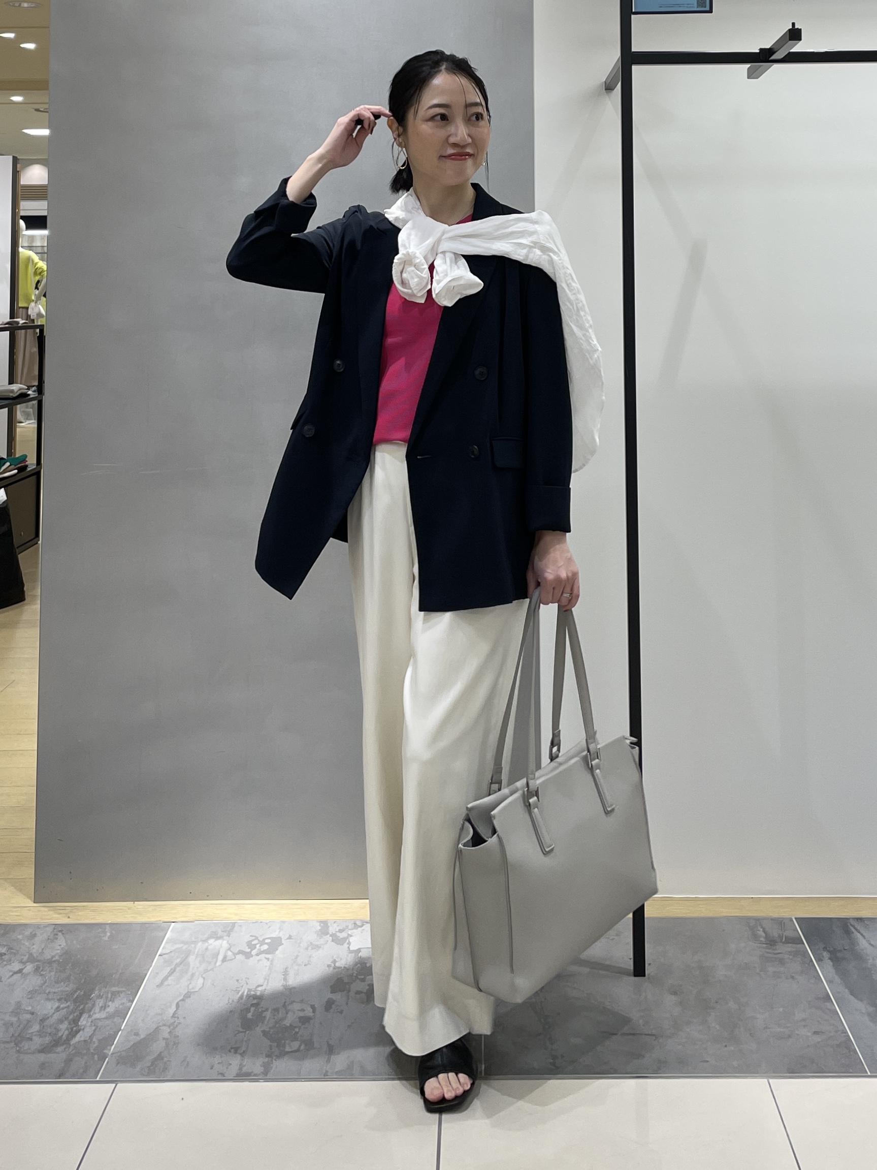 shihoさんの「INDIVI｜【洗える／多機能／SETUP可】着る日傘ダブルジャケット」を使ったコーディネート