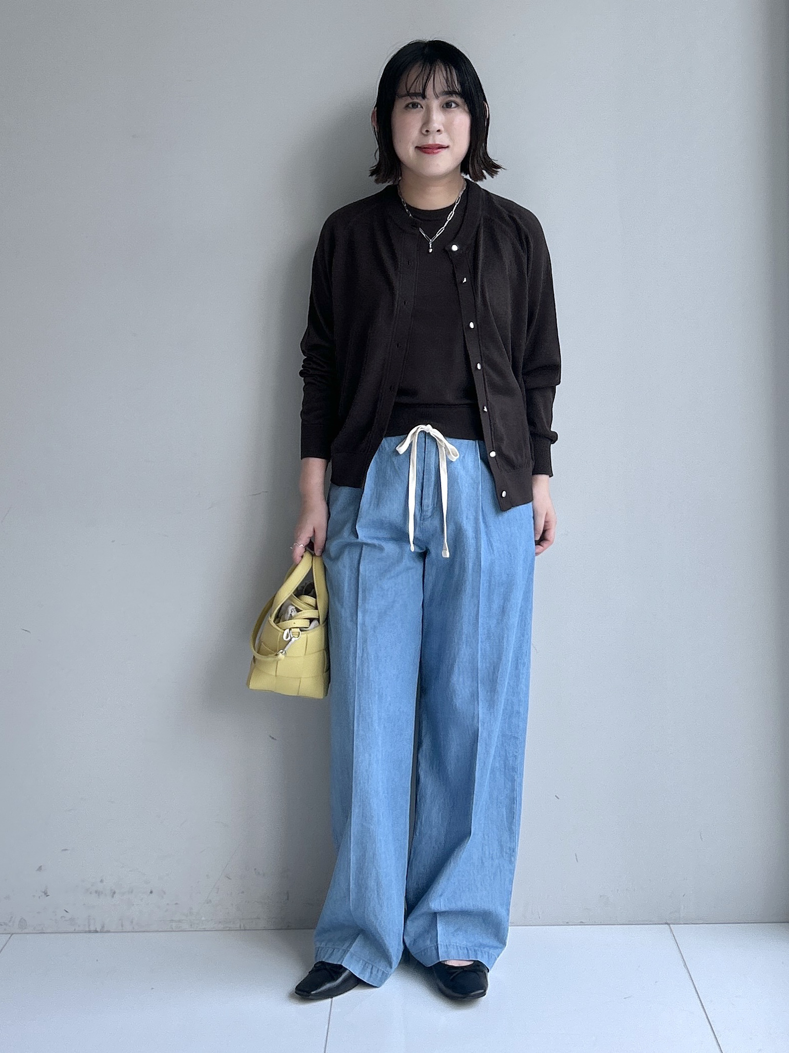 Hirokaさんの「Dessin｜【洗える】綿麻ドロストライトデニムパンツ」を使ったコーディネート