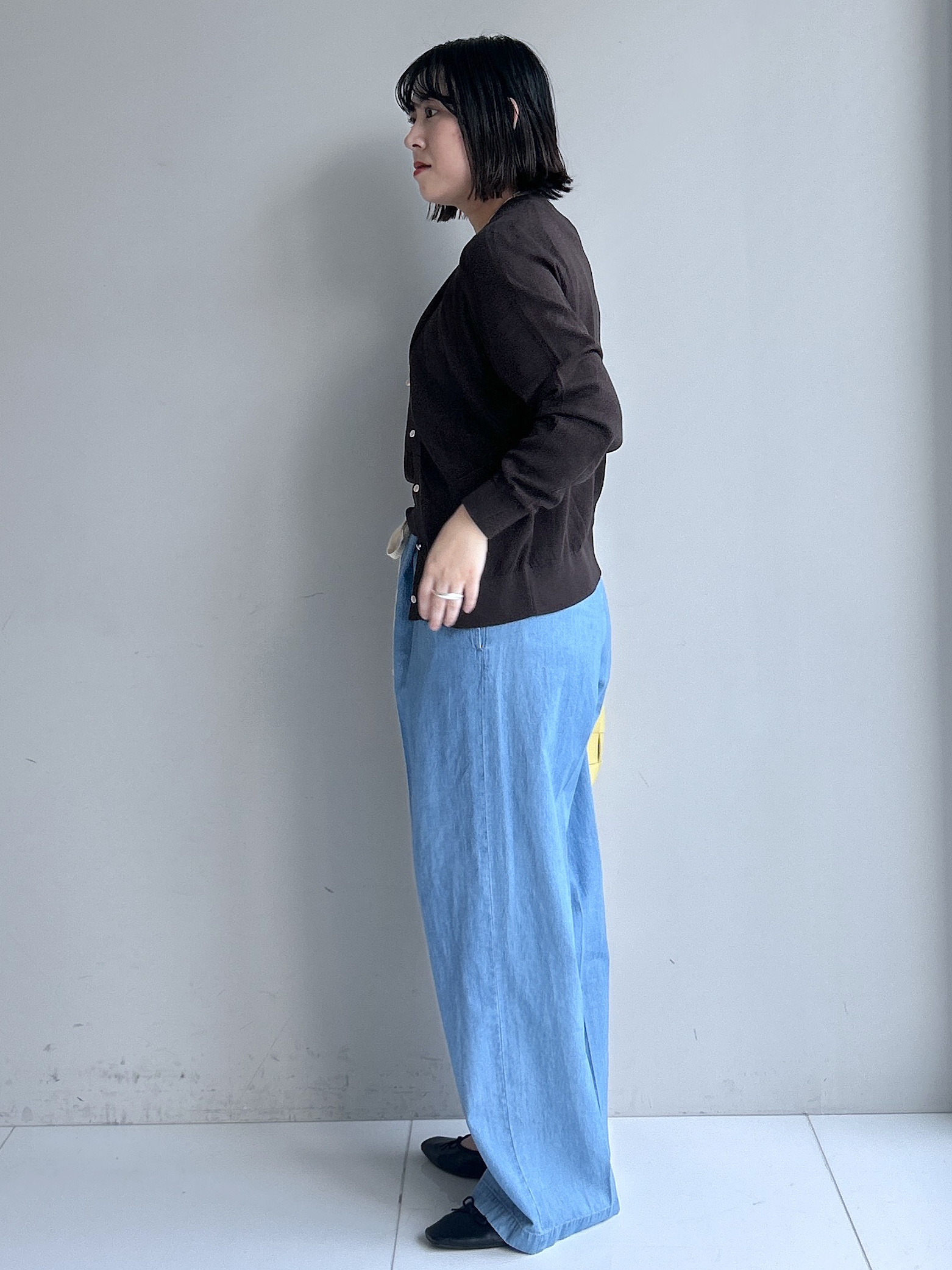 Hirokaさんの「Dessin｜【洗える】綿麻ドロストライトデニムパンツ」を使ったコーディネート