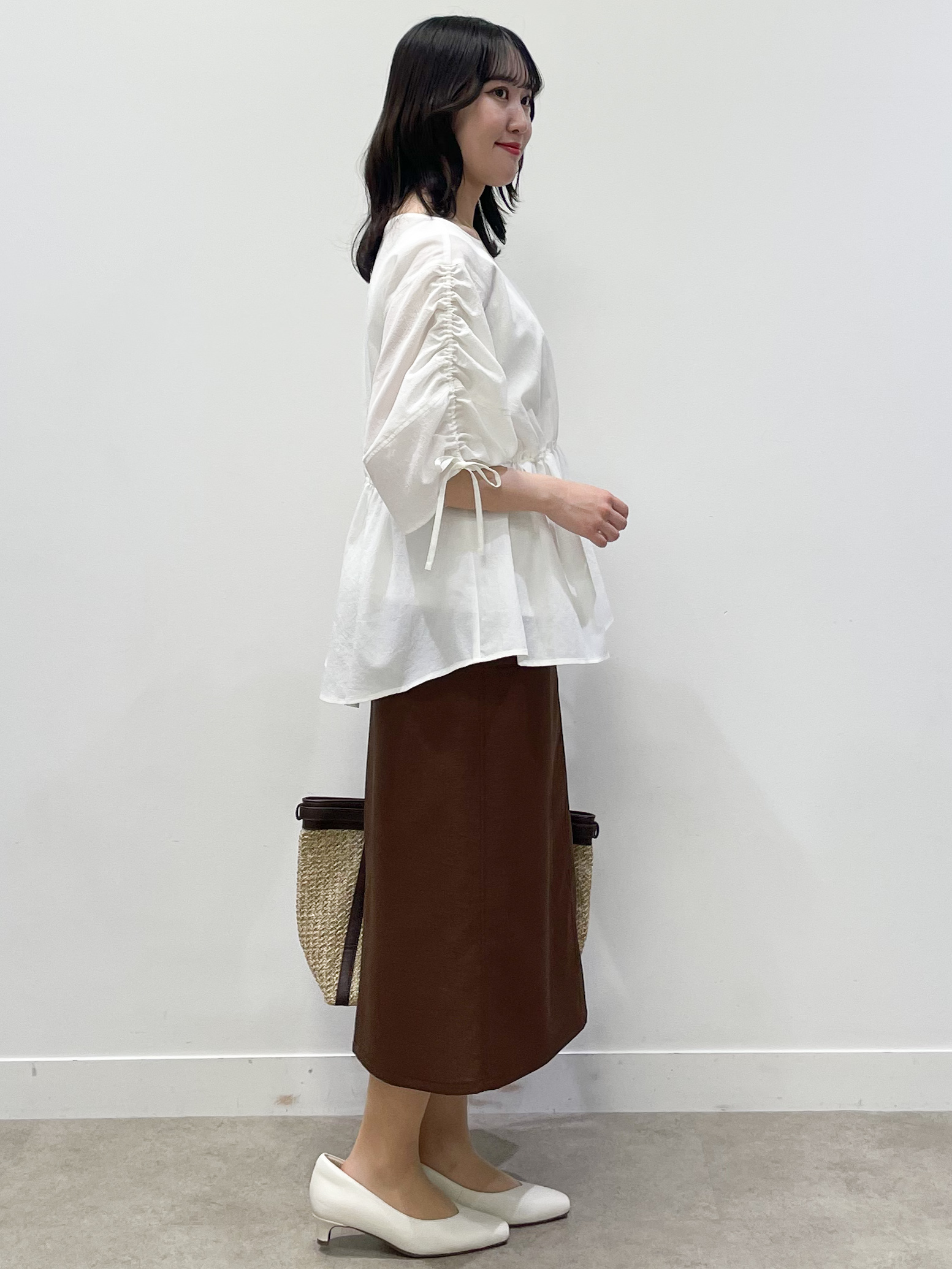 yukariさんの「Reflect｜【通気性あり／涼しい／マシンウォッシャブル】ウエストギャザーブラウス」を使ったコーディネート