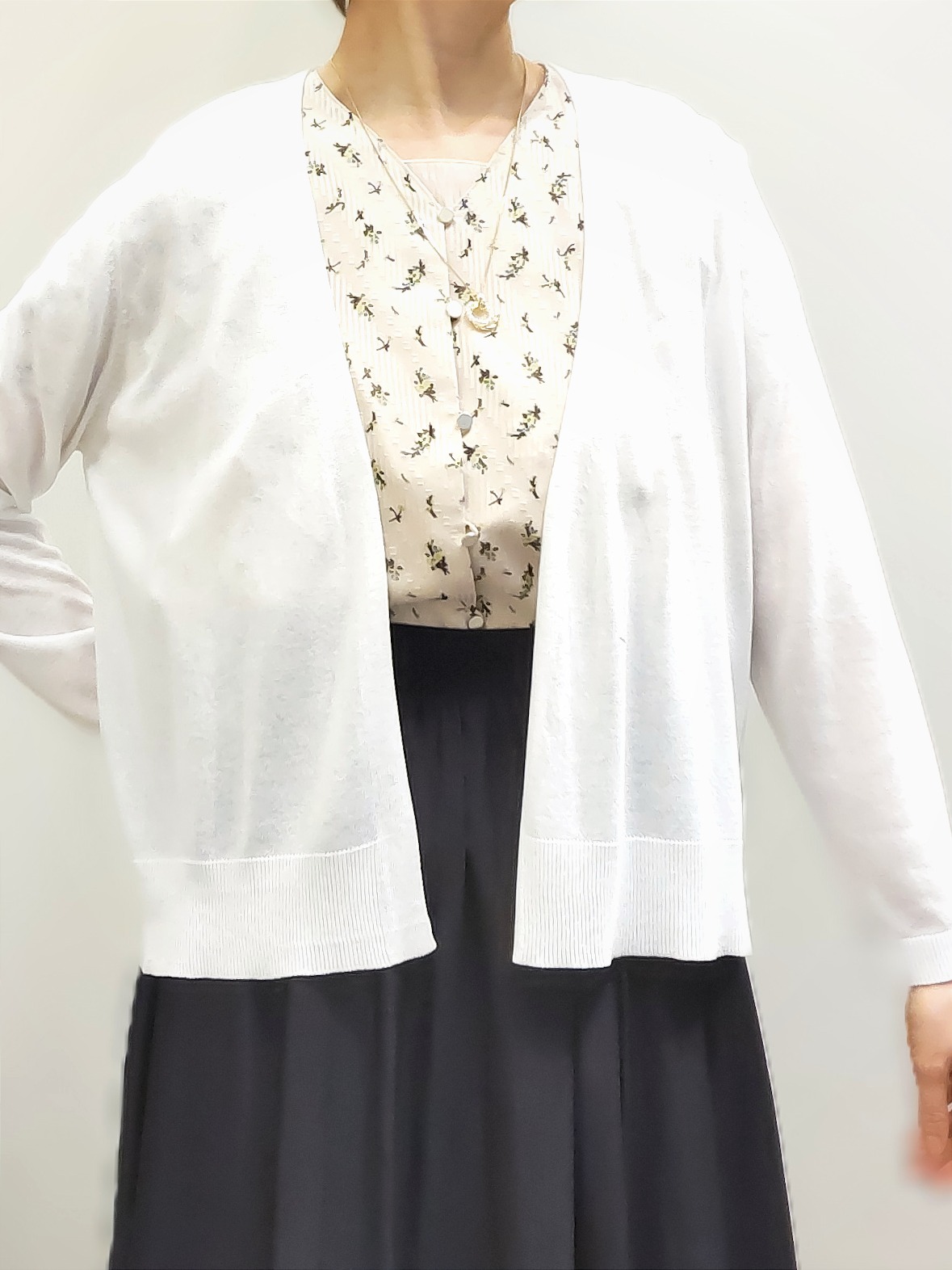 やまちゃんさんの「grove｜高評価！【接触冷感／UVカットetc】ベーシックショートカーディガン」を使ったコーディネート