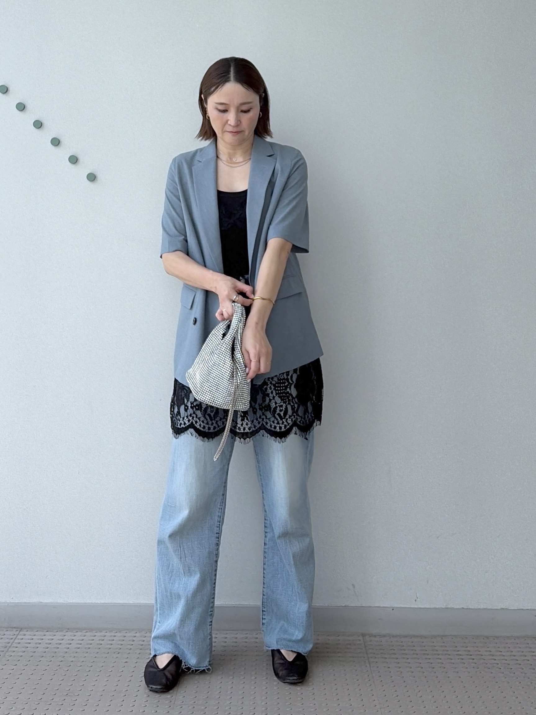 yoshikadoさんの「DRESSTERIOR｜センタープレスストレートデニム」を使ったコーディネート