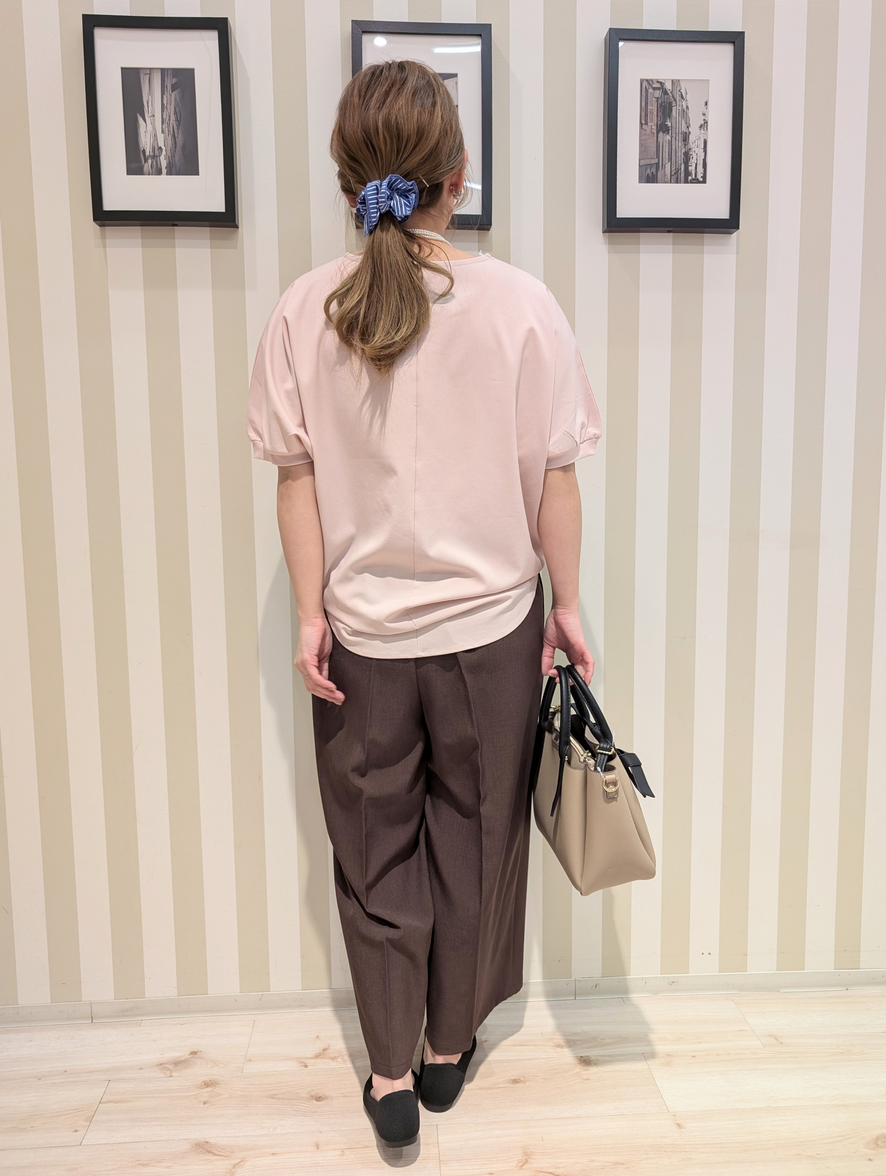 otaさんの「SHOO･LA･RUE｜【ひんやり/洗濯後しわになりにくい】インせず着られる さらっとタッチのドルマンブラウス」を使ったコーディネート