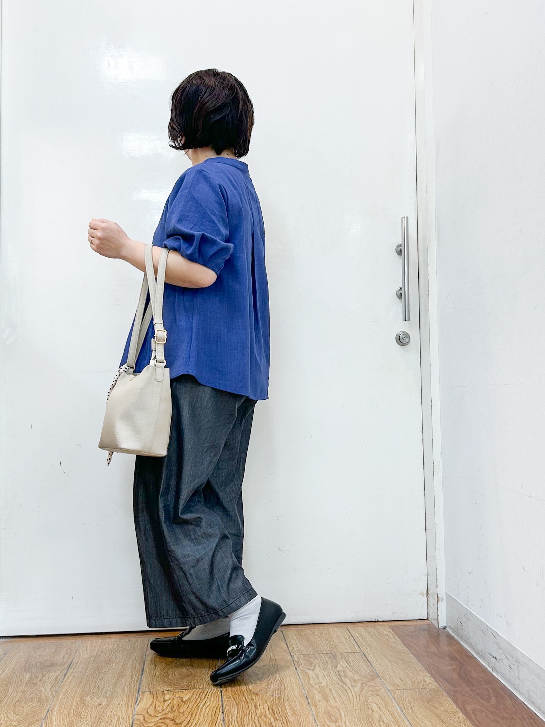 haruさんの「SHOO･LA･RUE｜【高レビュー/洗濯後しわになりにくい/インせず着られる】自然に体型カバー 麻調ペプラムブラウス」を使ったコーディネート