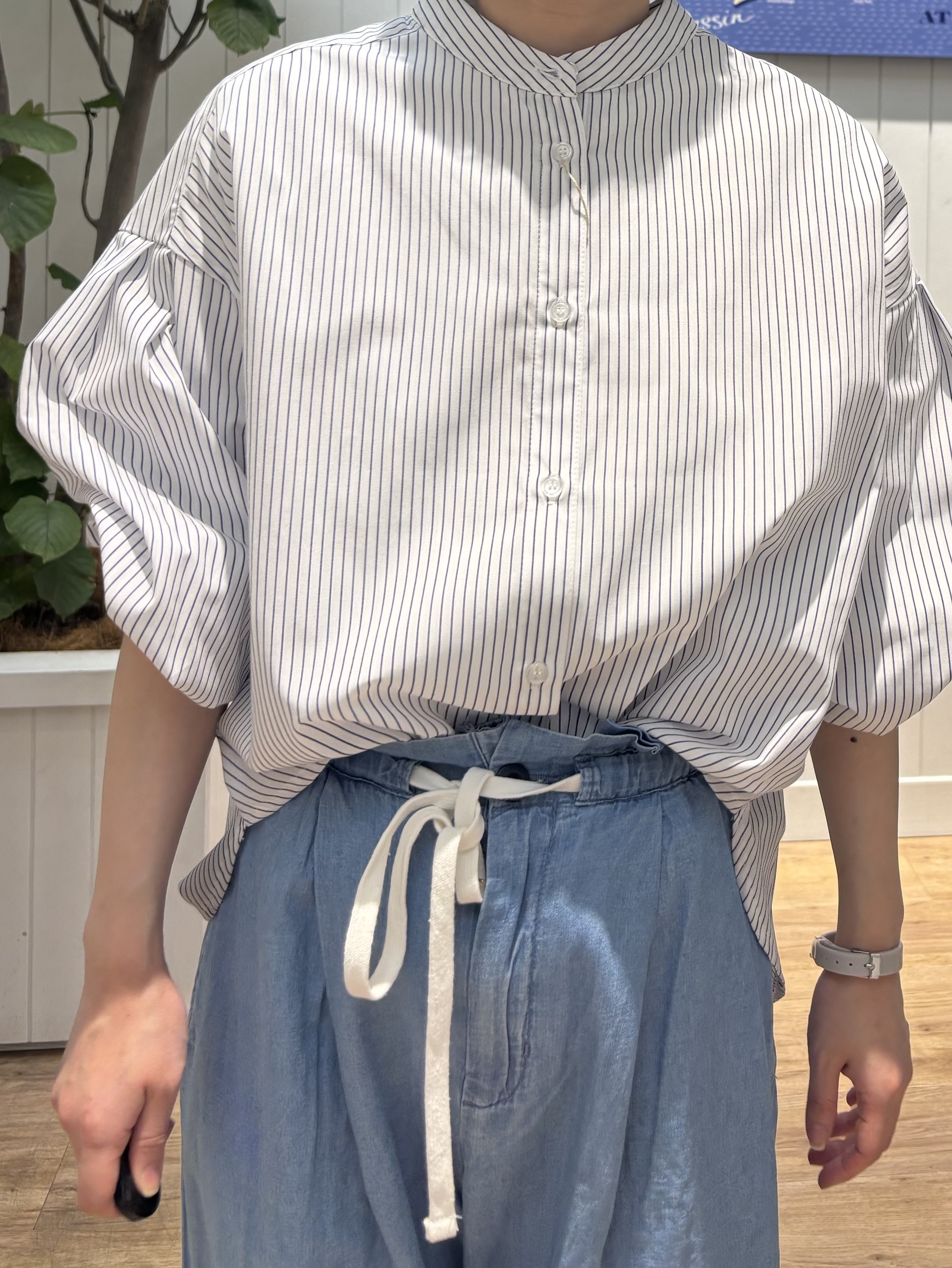 OKADAさんの「Dessin｜【洗える】バルーンスリーブバンドカラーシャツ」を使ったコーディネート