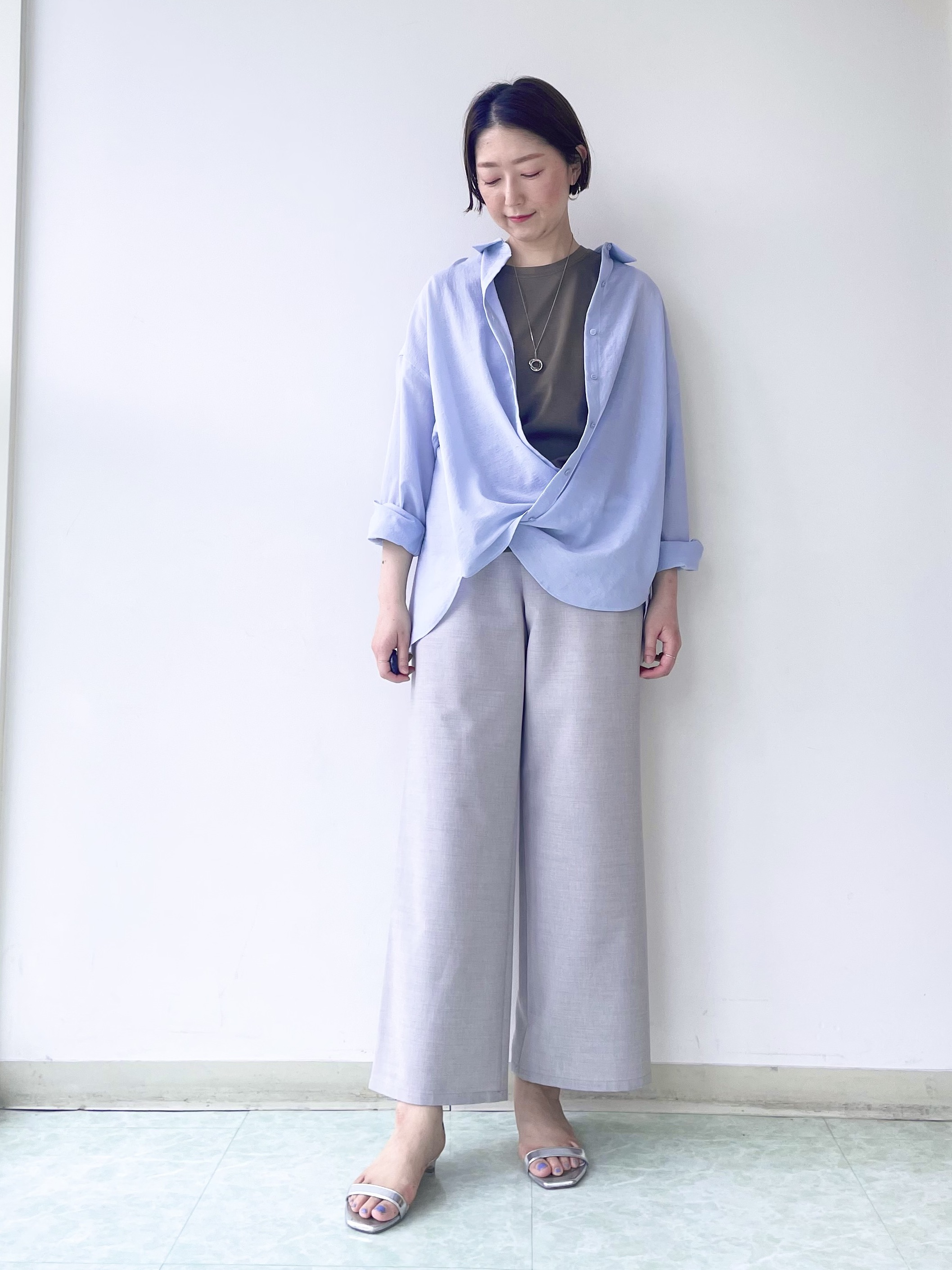 aliceさんの「UNTITLED｜【2WAY/マシンウォッシャブル】カシュクールデザインシャツ」を使ったコーディネート