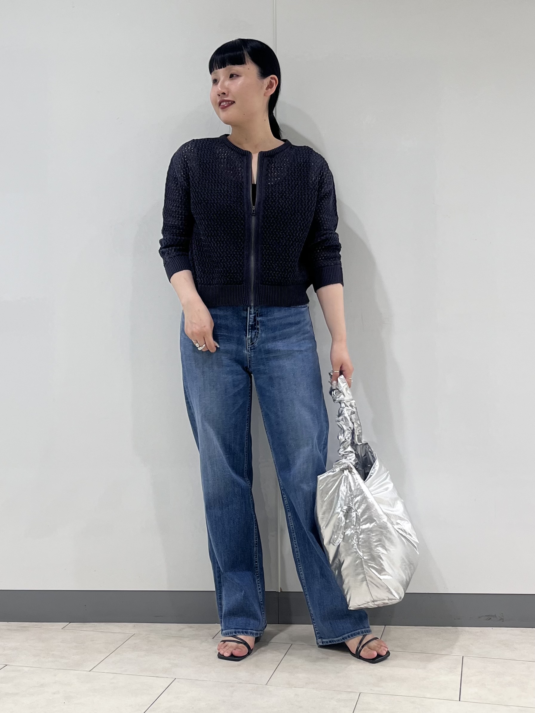 hasuさんの「INDIVI｜【洗える／コットン】メッシュジップニットカーディガン」を使ったコーディネート