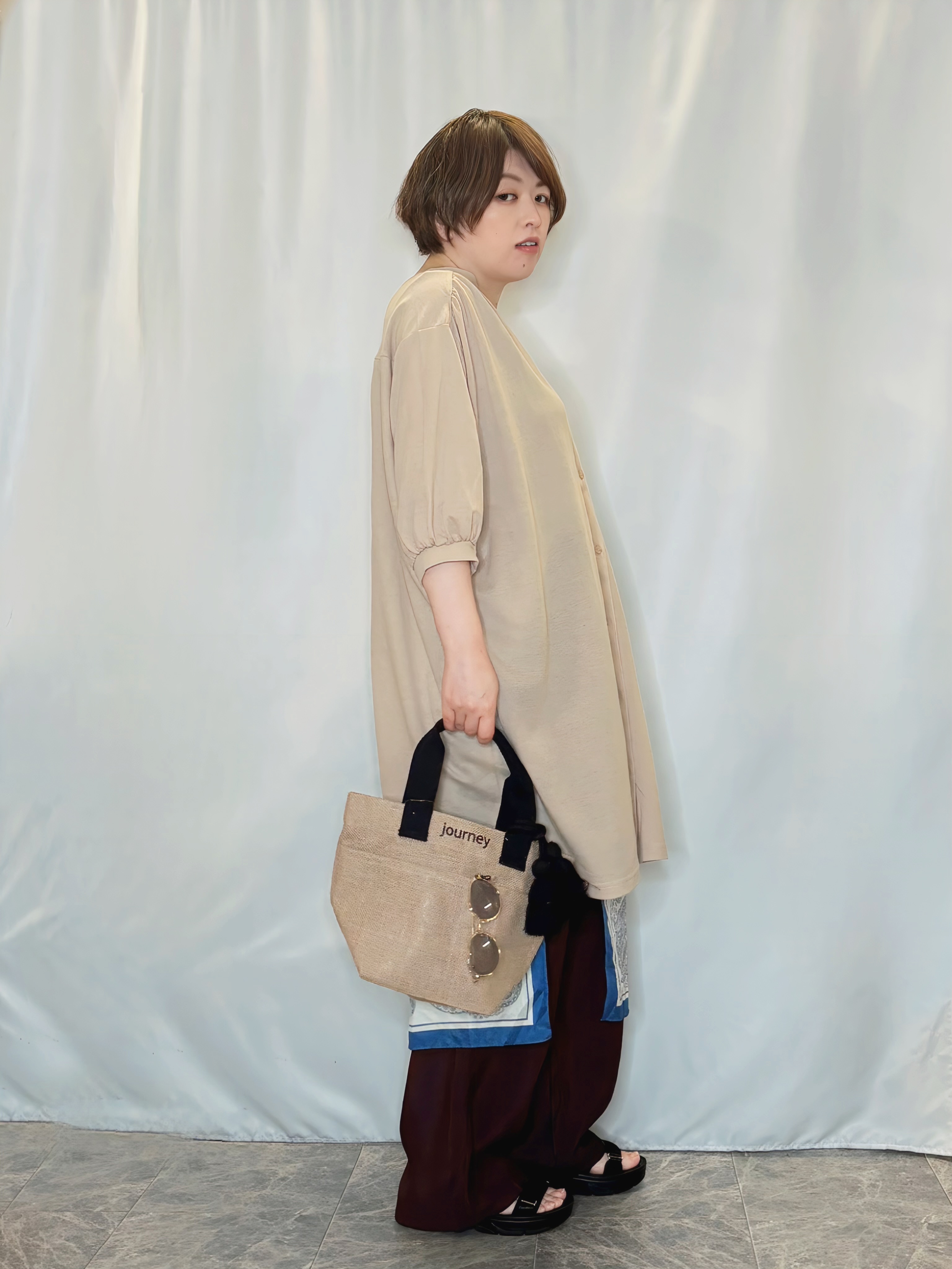たみさんの「SHOO･LA･RUE｜【洗濯機可/S-LL】1枚でも羽織でも キーネックシャツワンピース」を使ったコーディネート