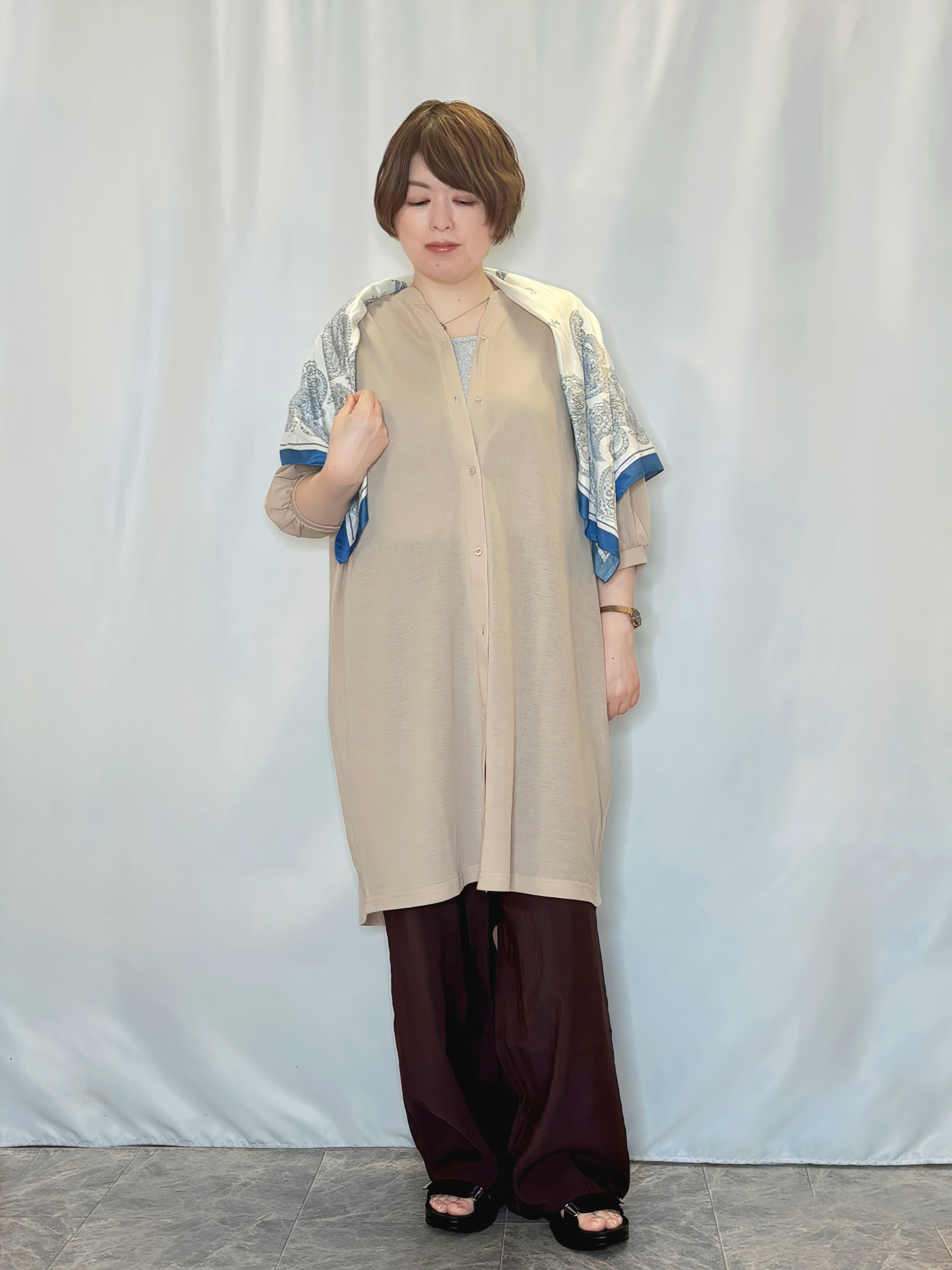 たみさんの「SHOO･LA･RUE｜【洗濯機可/S-LL】1枚でも羽織でも キーネックシャツワンピース」を使ったコーディネート