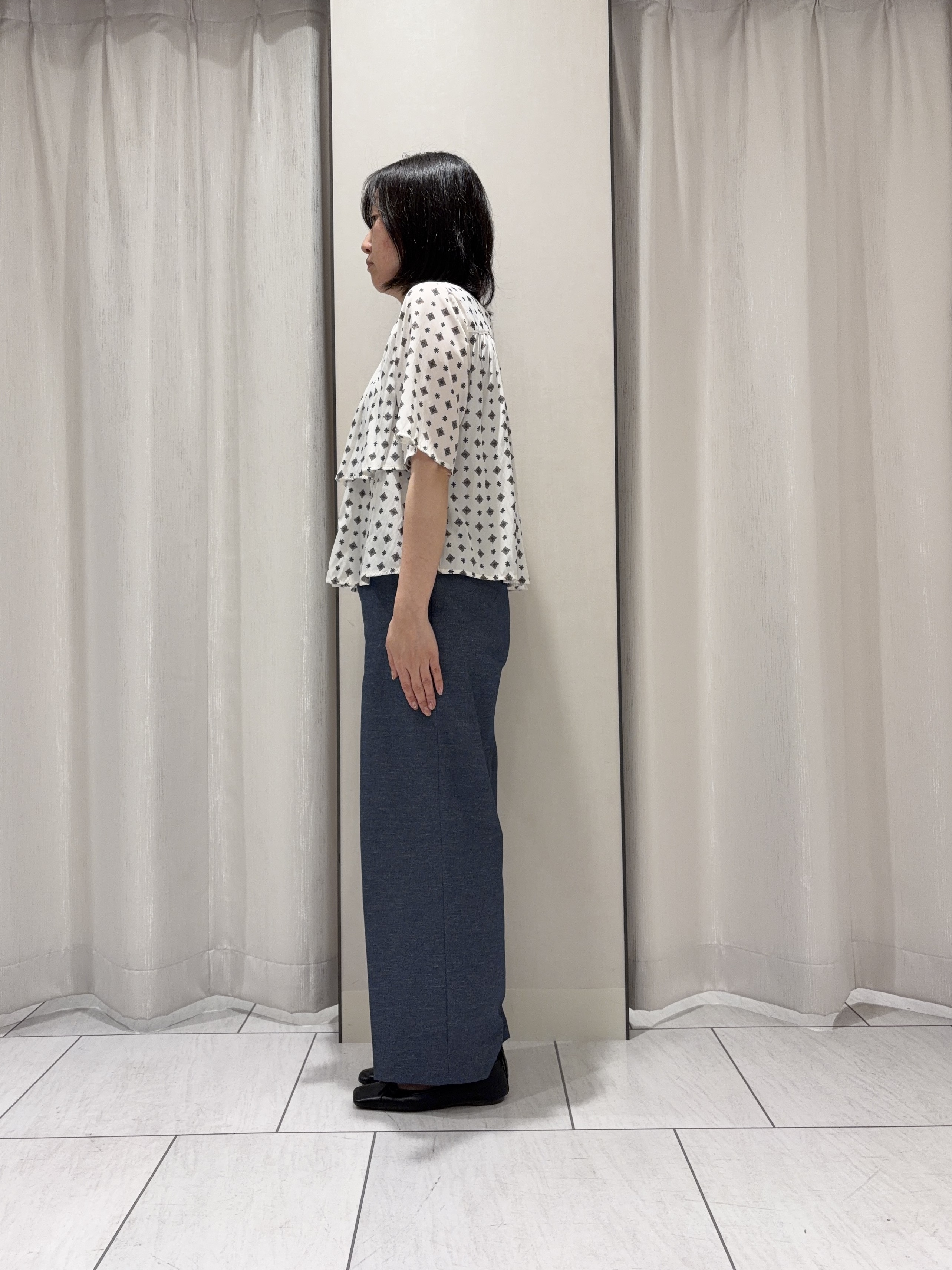 わたなべさんの「UNTITLED｜【洗える/きれいめ柄】コモンプリントブラウス」を使ったコーディネート